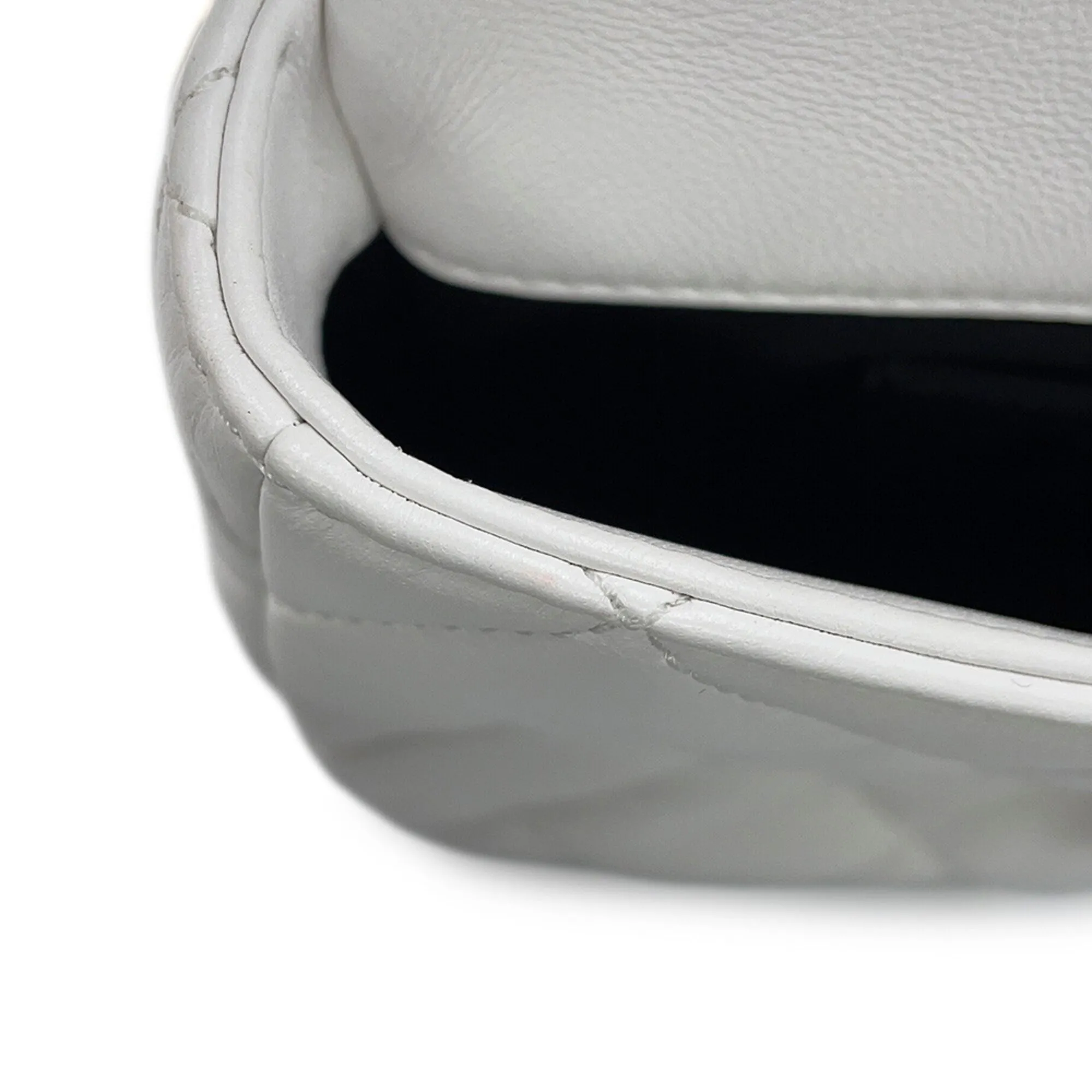 Matelasse Leather Handbag Shoulder Bag (Pre-Owned) - Chanel - Modalova