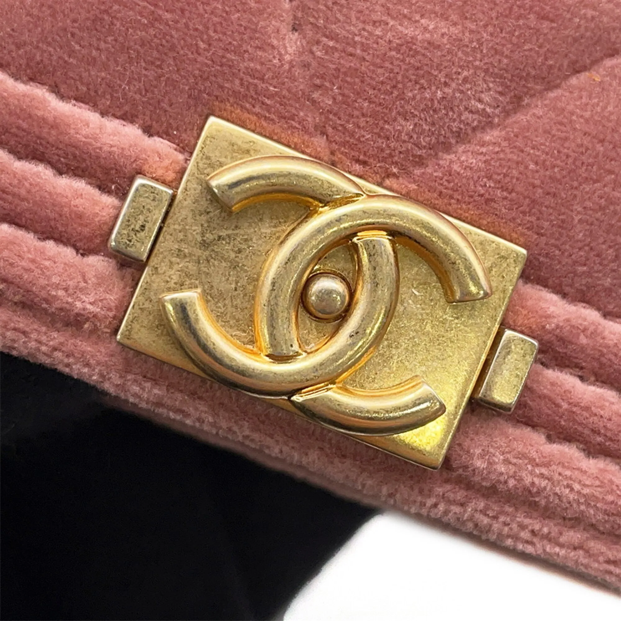 Boy Velvet Chain/Shoulder Wallet (Pre-Owned) - Chanel - Modalova