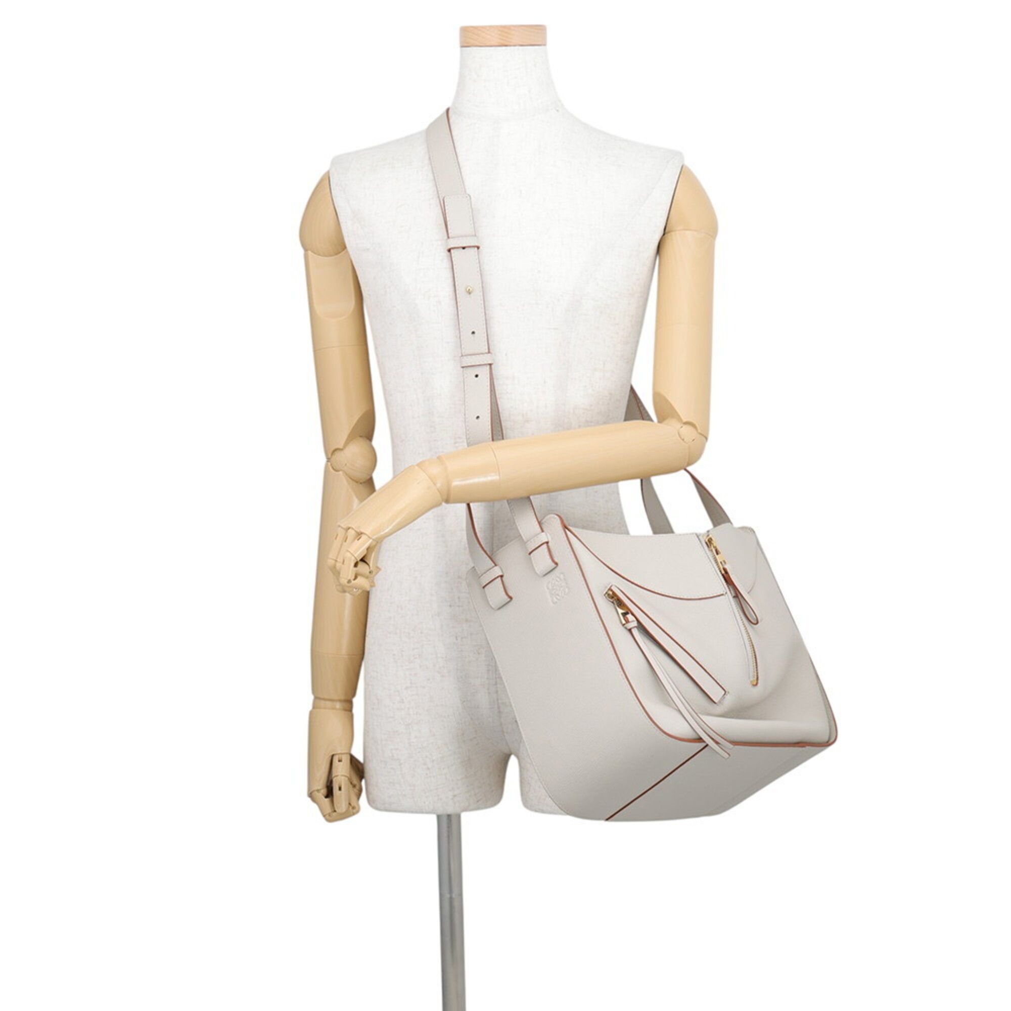 Hammock Leather Handbag Shoulder Bag (Pre-Owned) - Loewe - Modalova