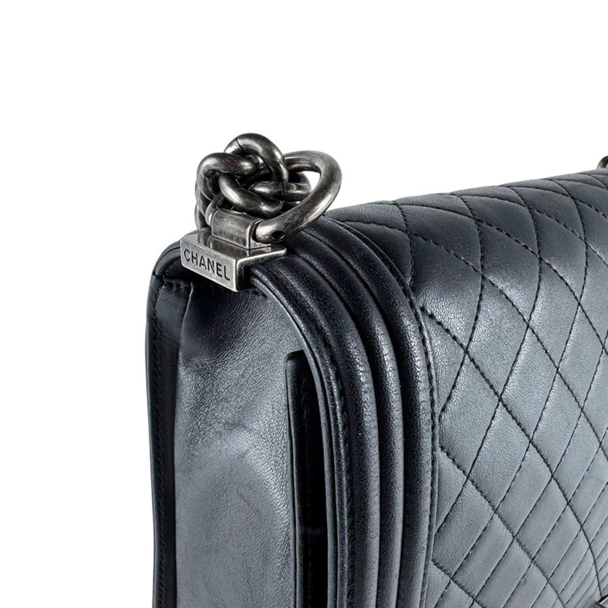 Leather Shoulder Bag (Pre-Owned) - Chanel - Modalova