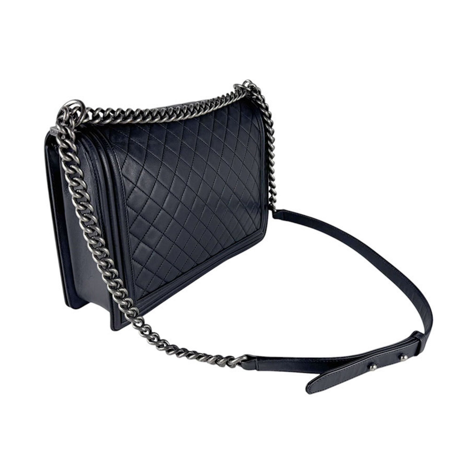 Leather Shoulder Bag (Pre-Owned) - Chanel - Modalova