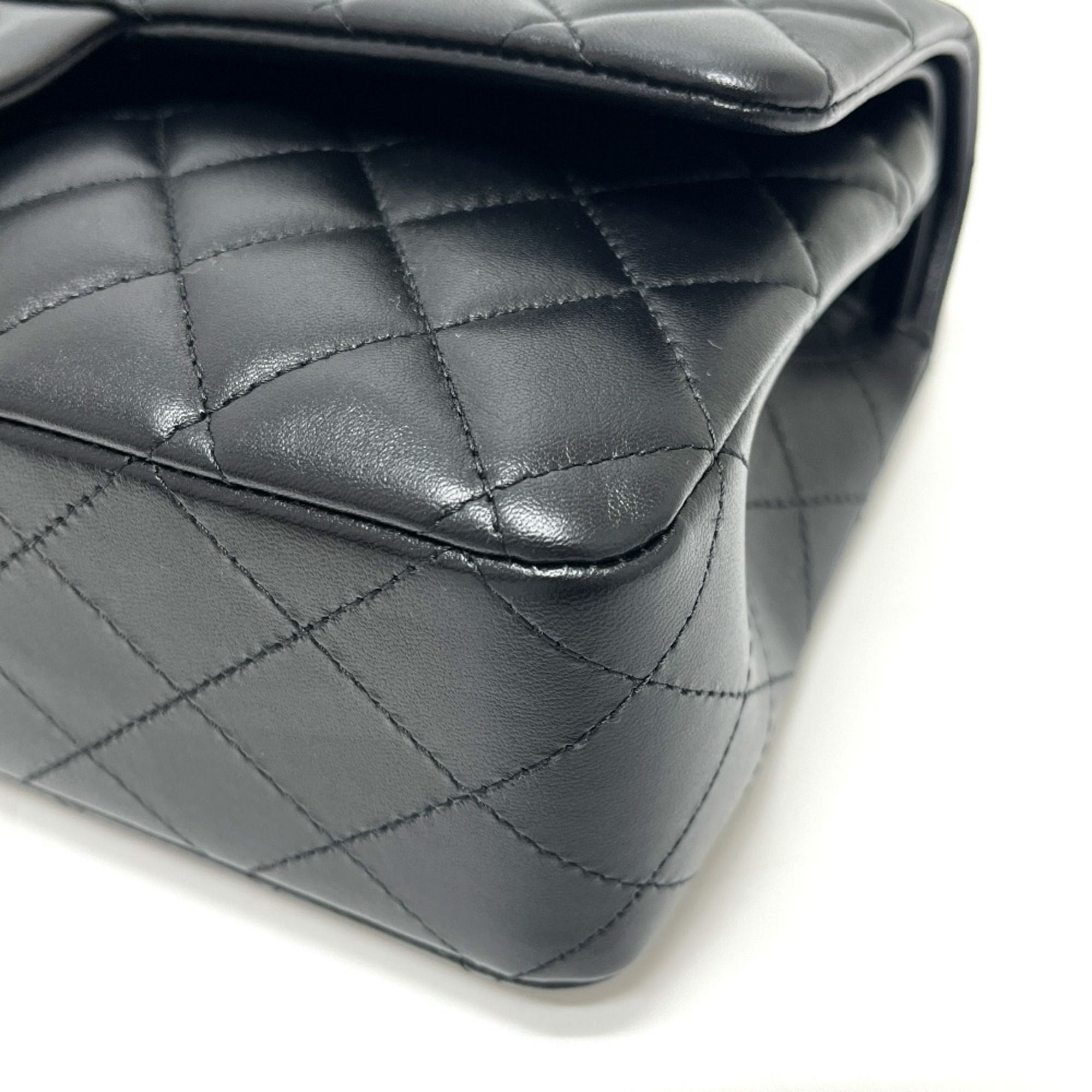 Leather Shoulder Bag (Pre-Owned) - Chanel - Modalova