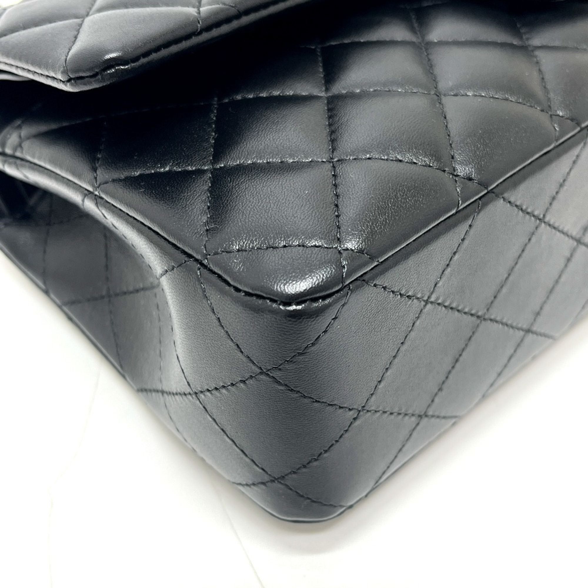 Leather Shoulder Bag (Pre-Owned) - Chanel - Modalova