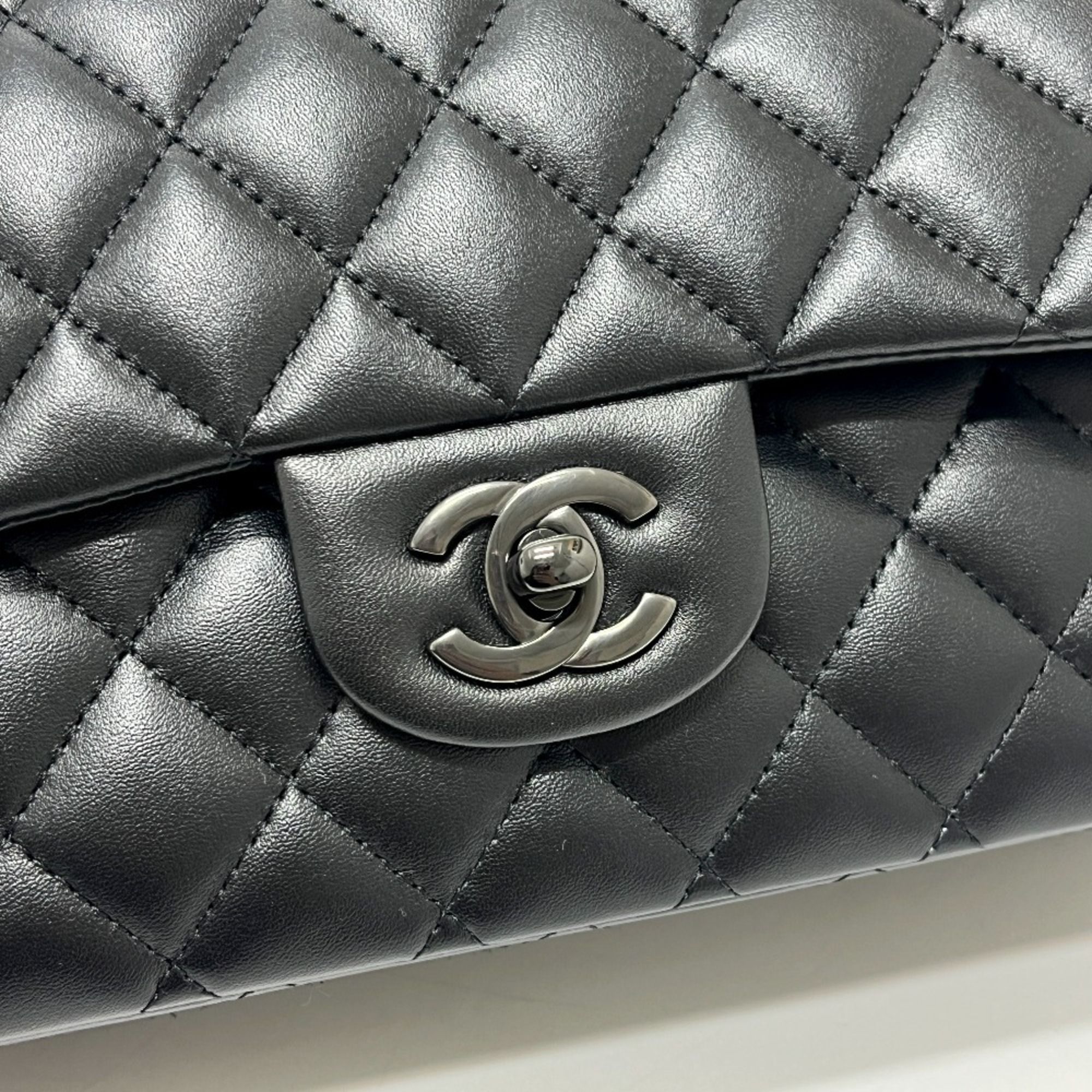 Leather Shoulder Bag (Pre-Owned) - Chanel - Modalova