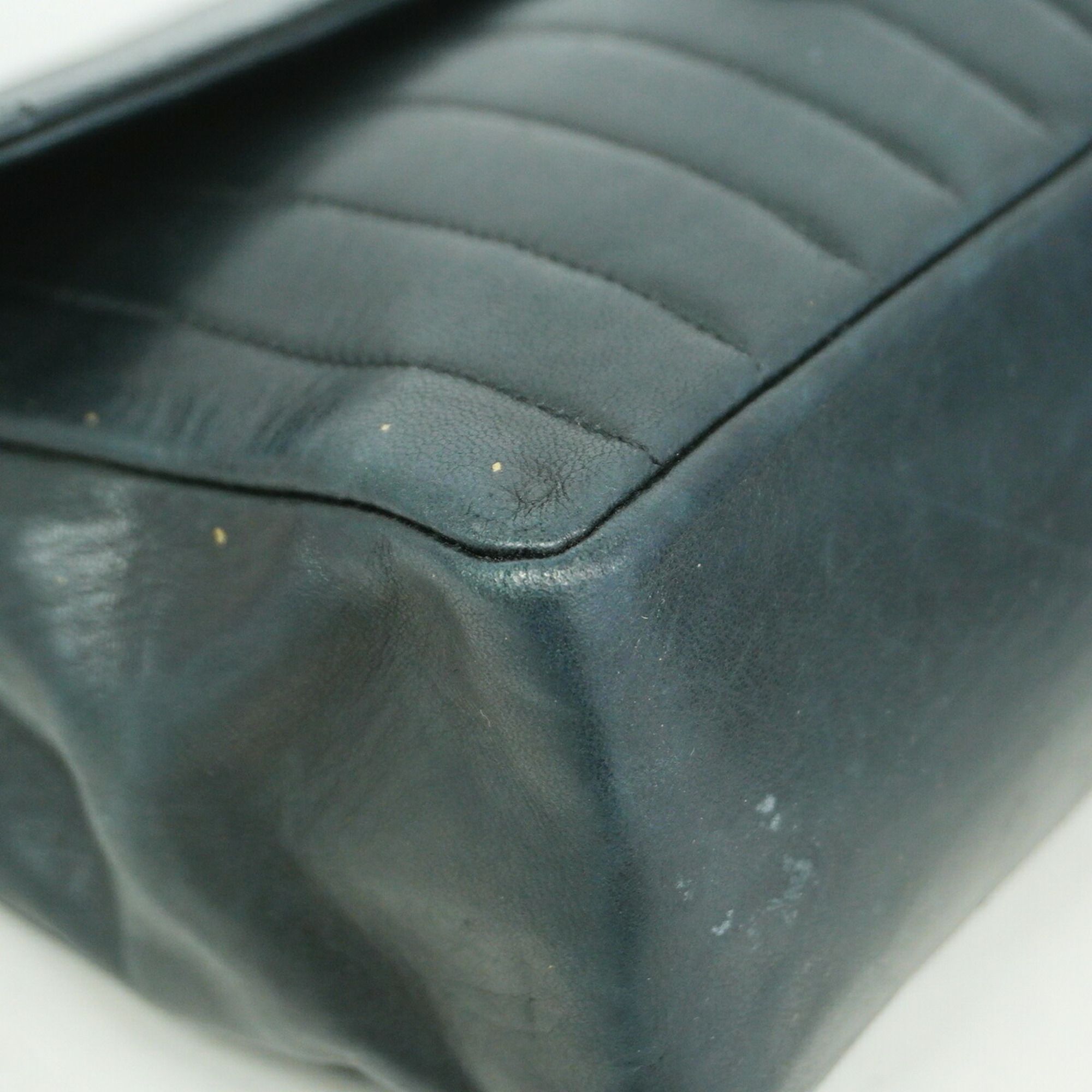 Leather Shoulder Bag (Pre-Owned) - Chanel - Modalova