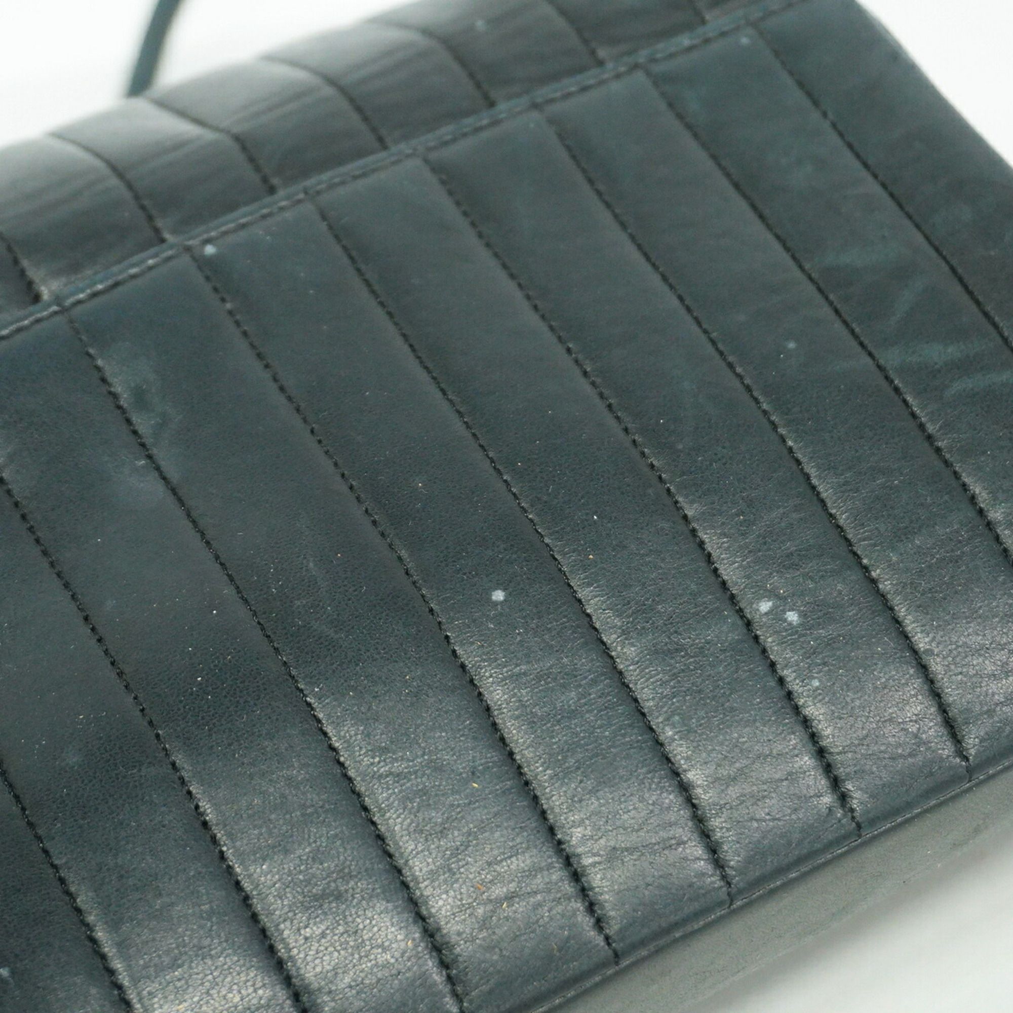 Leather Shoulder Bag (Pre-Owned) - Chanel - Modalova