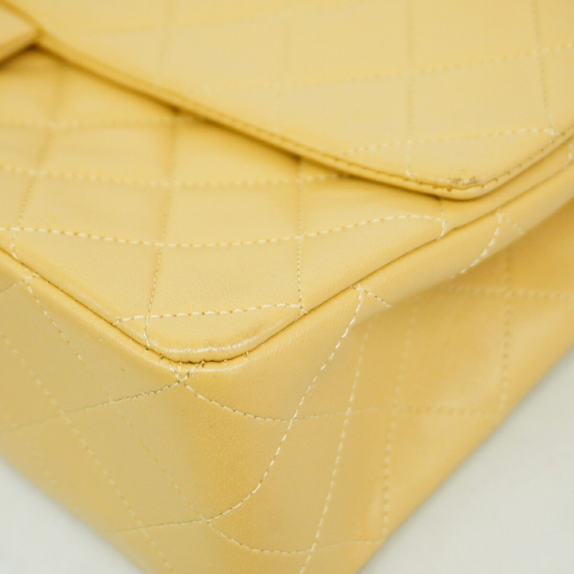 Leather Shoulder Bag (Pre-Owned) - Chanel - Modalova