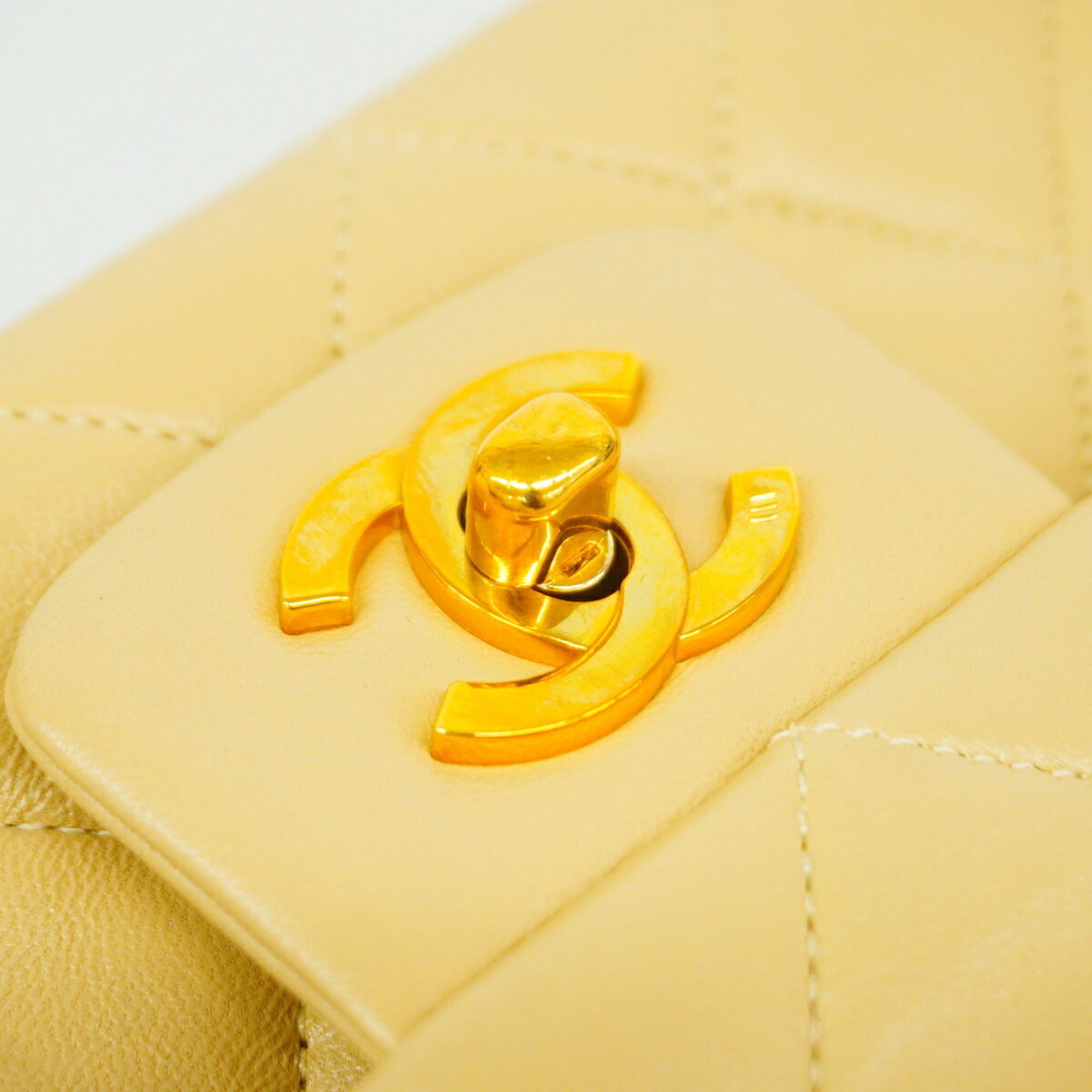 Leather Shoulder Bag (Pre-Owned) - Chanel - Modalova