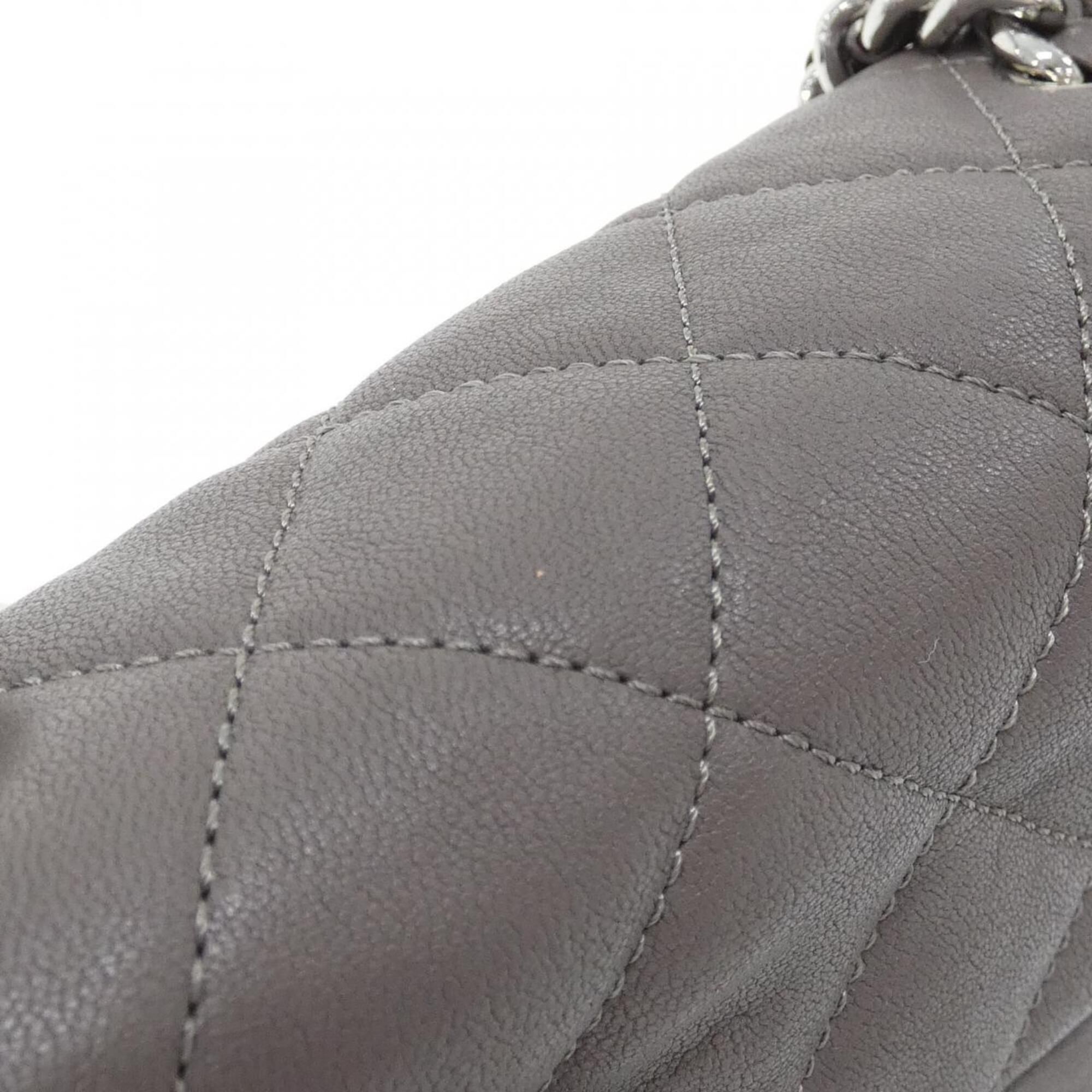 Leather Shoulder Bag (Pre-Owned) - Chanel - Modalova