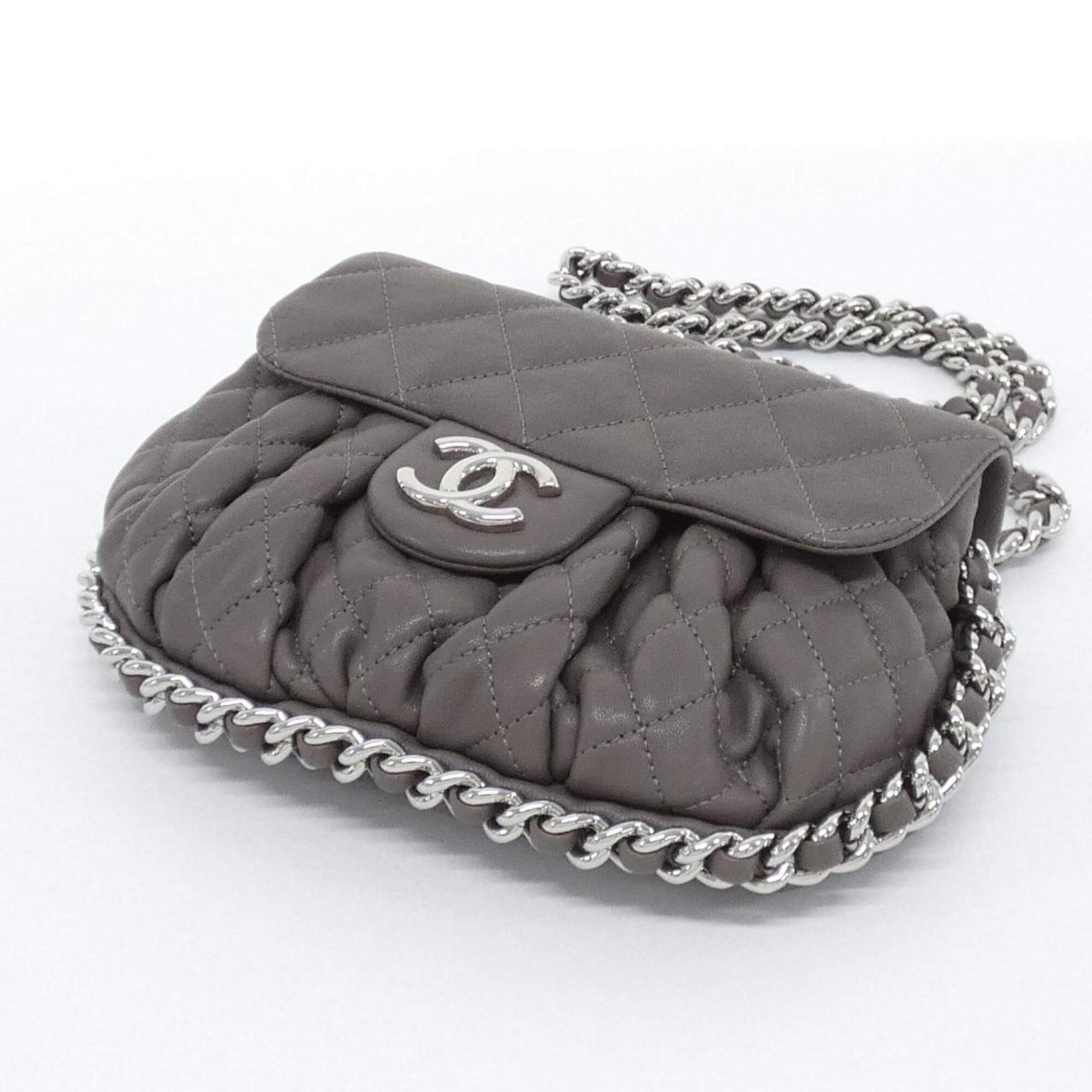 Leather Shoulder Bag (Pre-Owned) - Chanel - Modalova