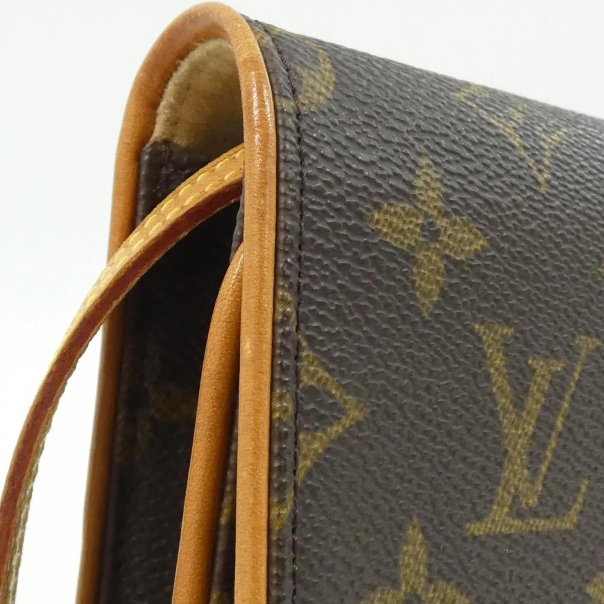 Coated Canvas Pochette Shoulder Bag (Pre-Owned) - Louis Vuitton - Modalova