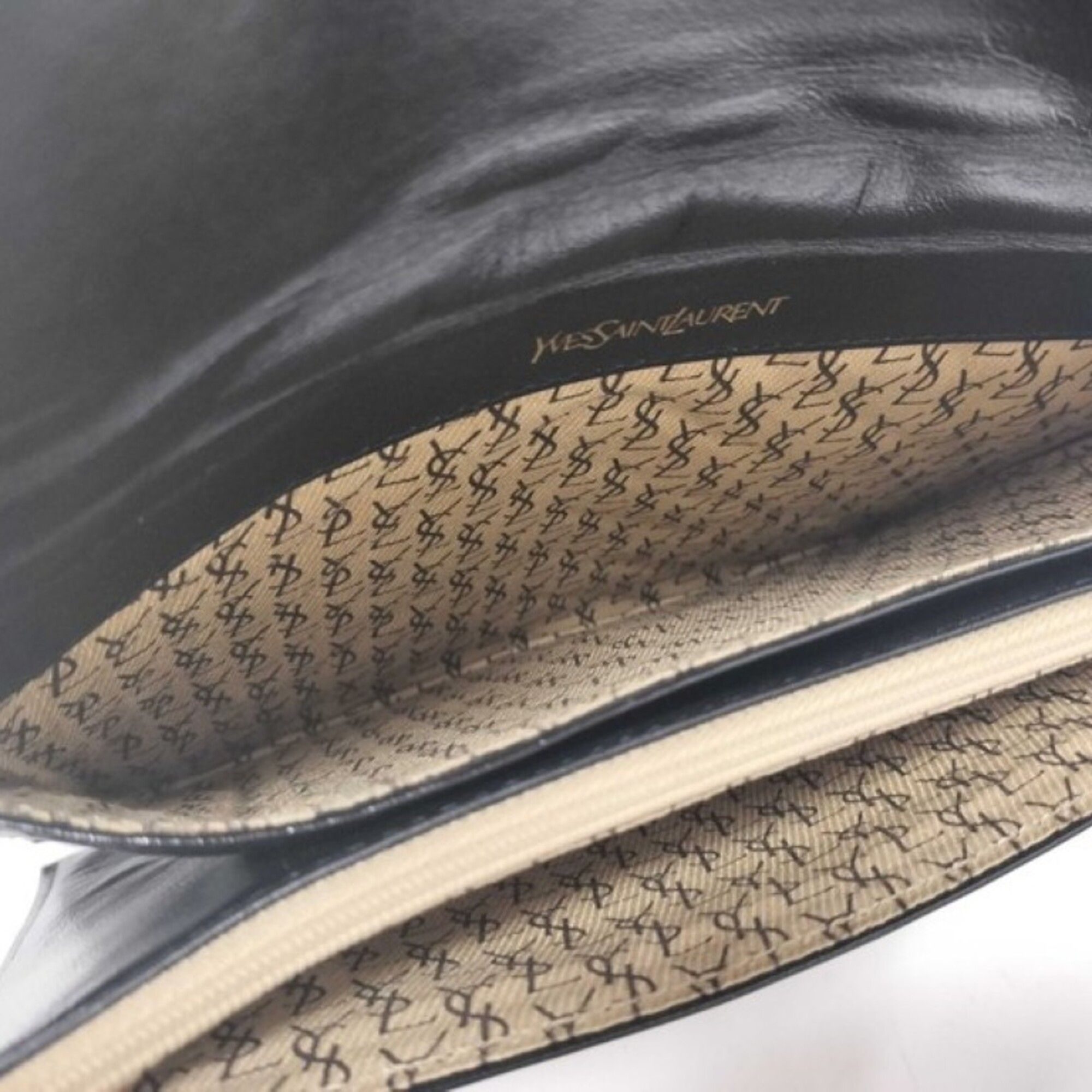 Leather Clutch Bag (Pre-Owned) - Yves Saint Laurent - Modalova