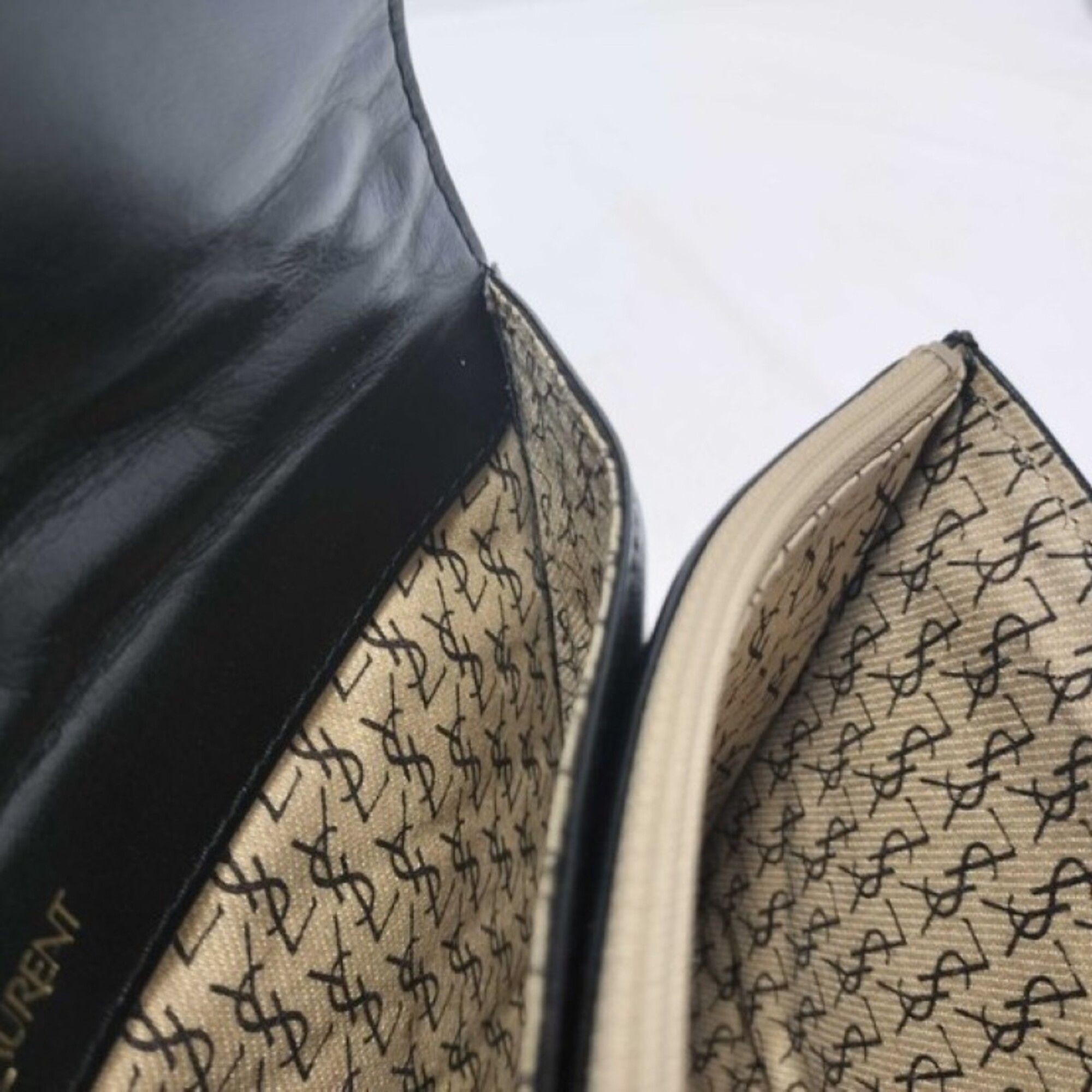 Leather Clutch Bag (Pre-Owned) - Yves Saint Laurent - Modalova