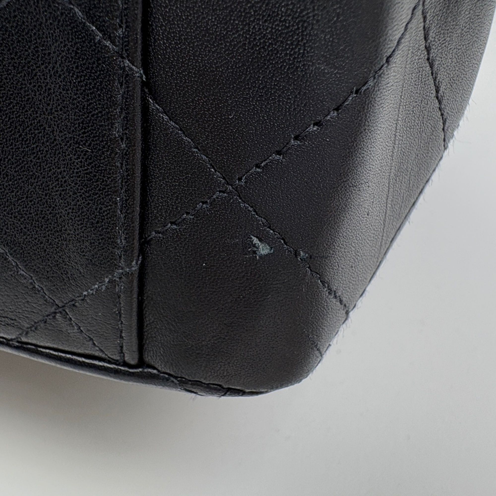 Matelasse Leather Shoulder Bag (Pre-Owned) - Chanel - Modalova