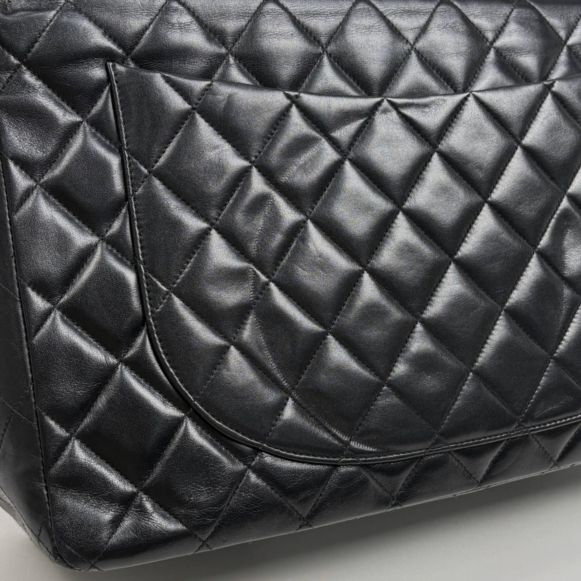 Matelasse Leather Shoulder Bag (Pre-Owned) - Chanel - Modalova