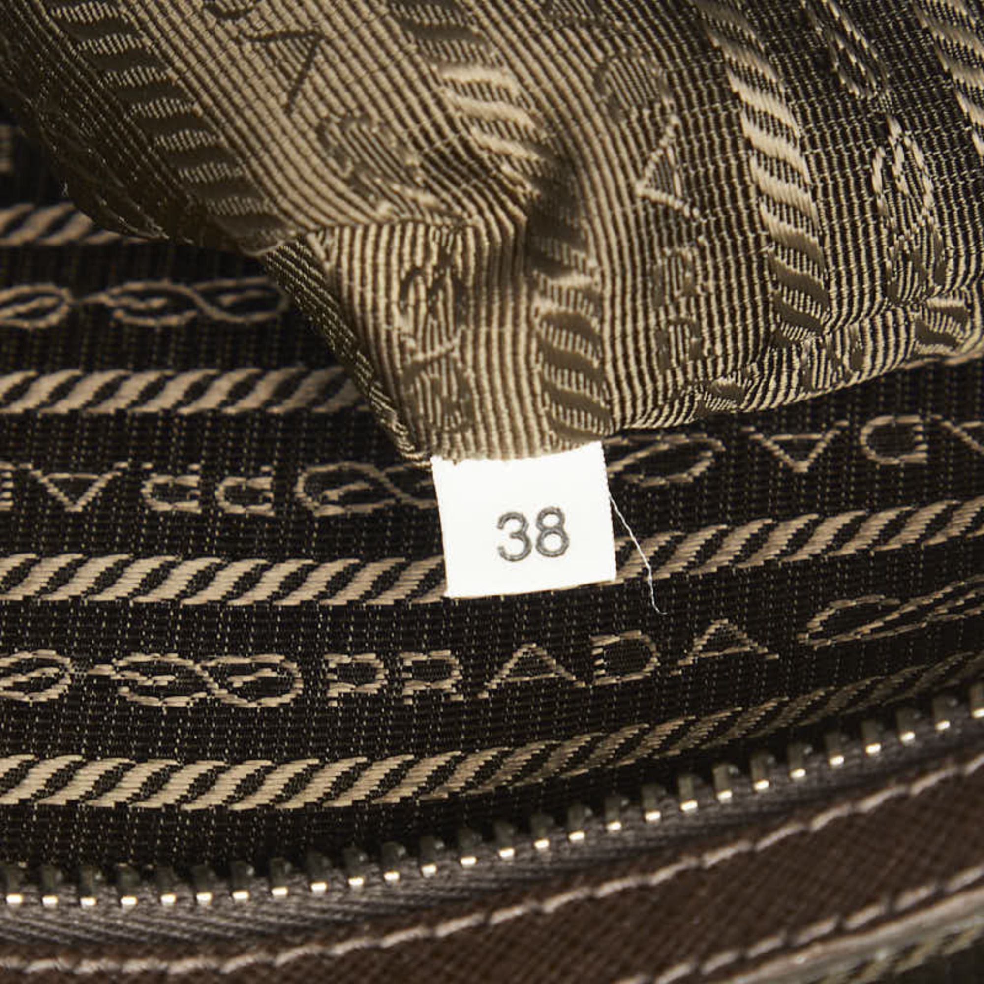Saffiano Triangle Leather Briefcase Handbag (Pre-Owned) - Prada - Modalova