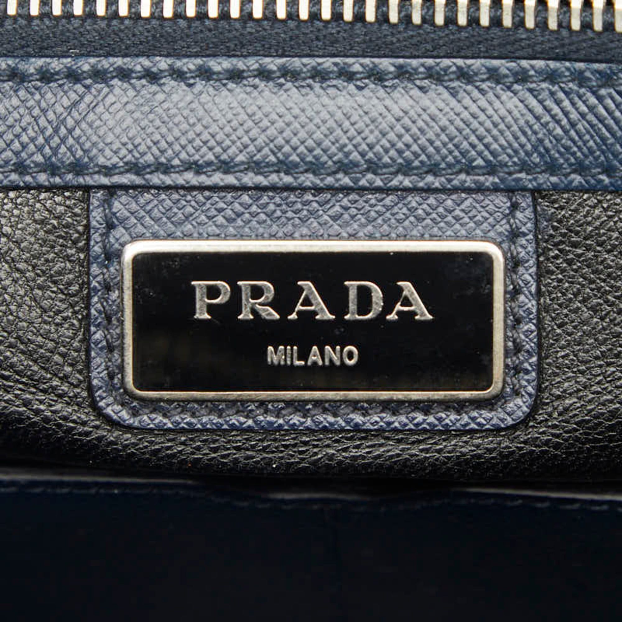 Saffiano Triangle Leather Briefcase (Pre-Owned) - Prada - Modalova