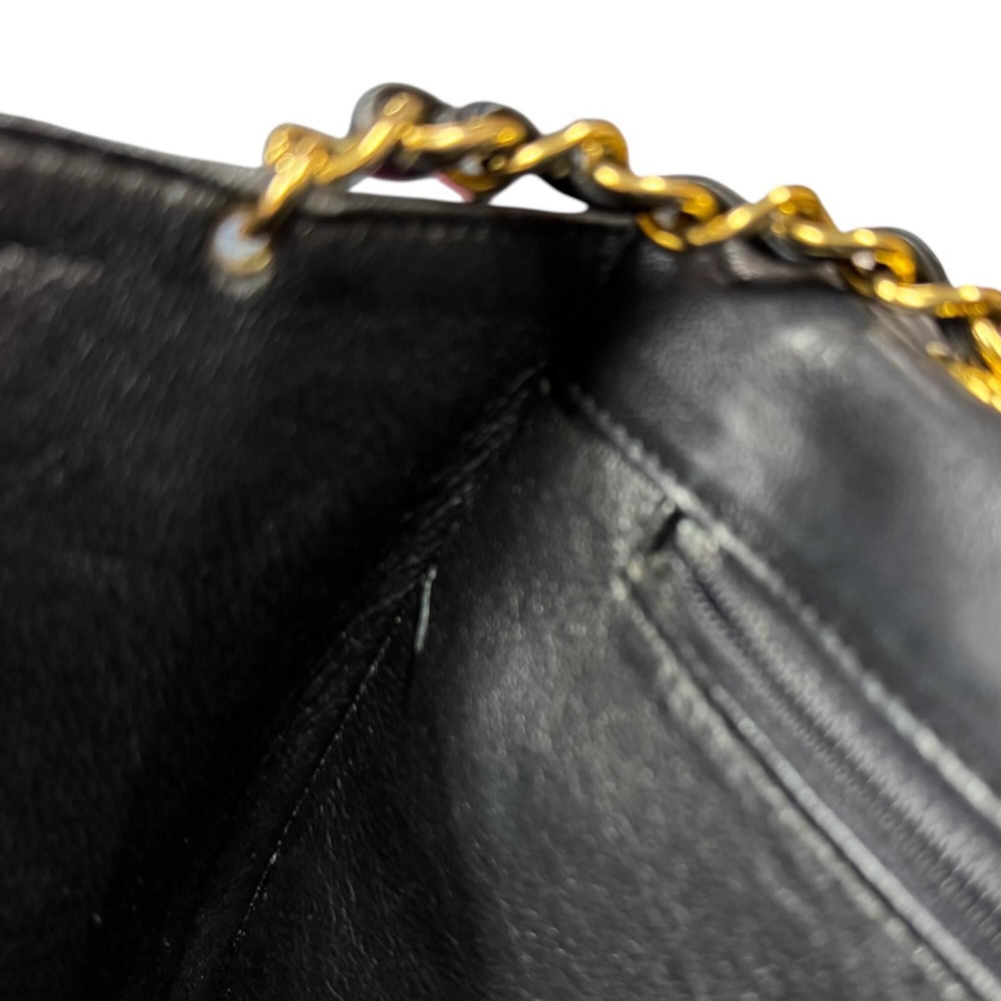 Leather Shoulder Bag (Pre-Owned) - Chanel - Modalova