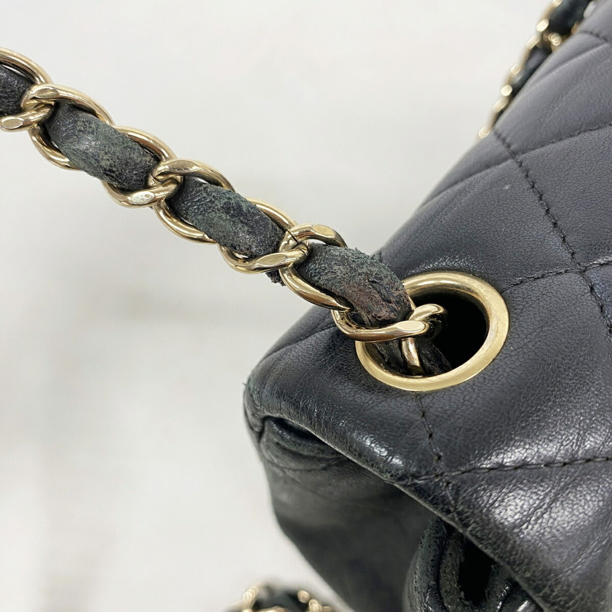 Leather Shoulder Bag (Pre-Owned) - Chanel - Modalova