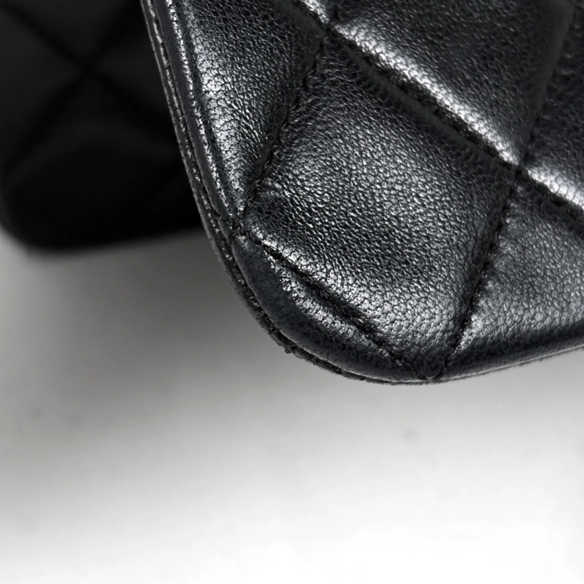 Matelasse Leather Shoulder Bag (Pre-Owned) - Chanel - Modalova