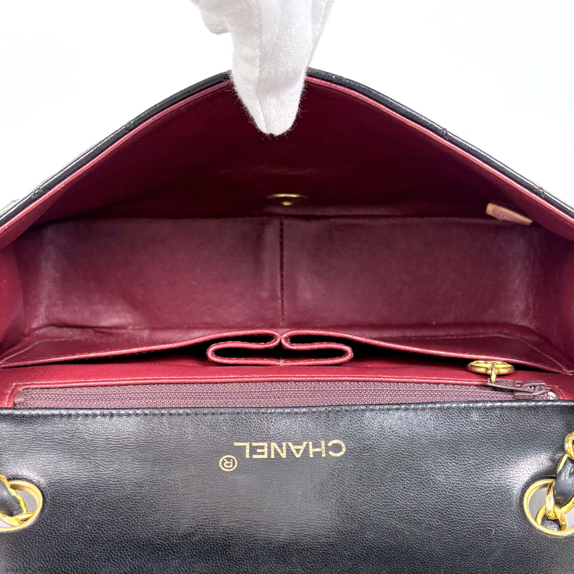 Matelasse Leather Shoulder Bag (Pre-Owned) - Chanel - Modalova
