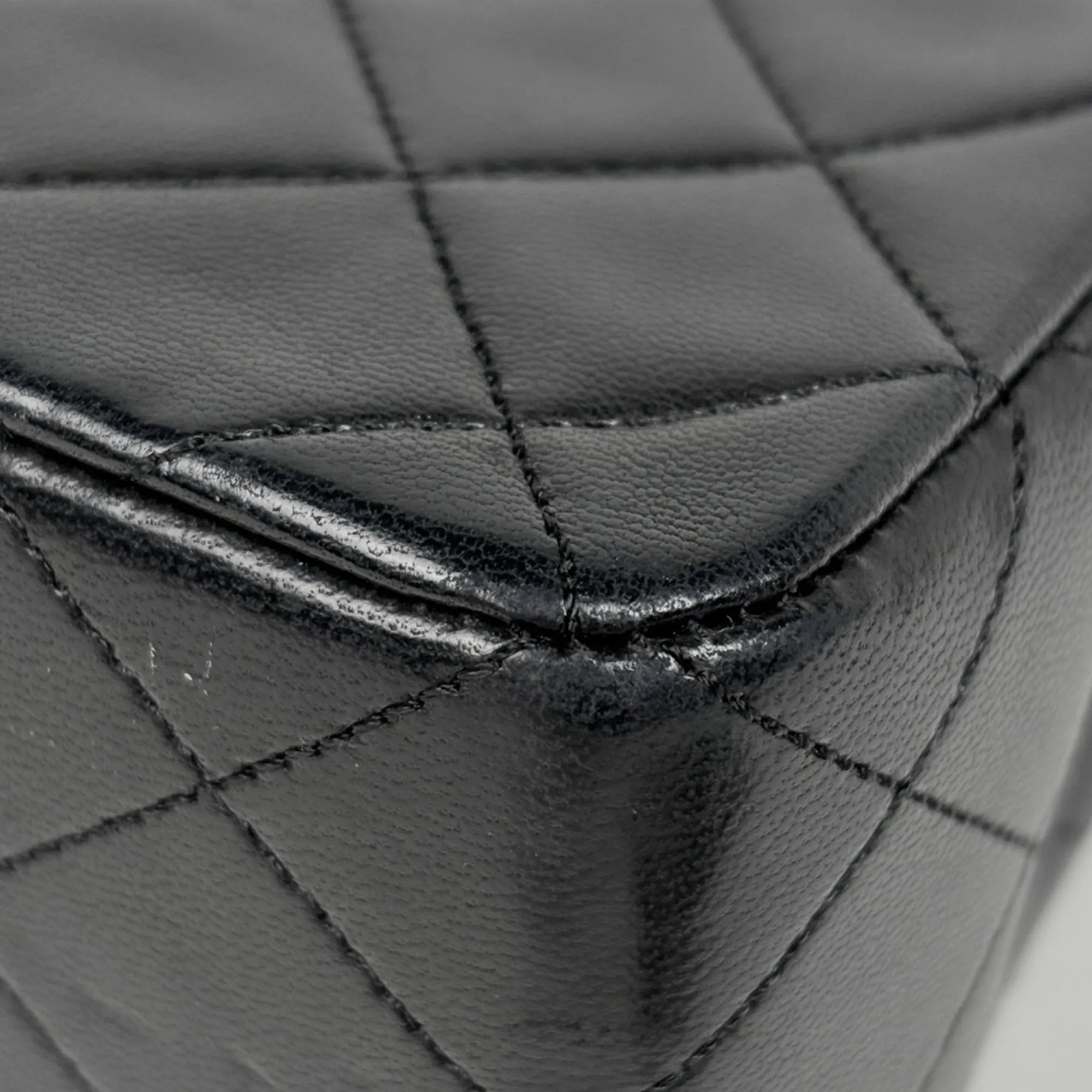 Matelasse Leather Shoulder Bag (Pre-Owned) - Chanel - Modalova