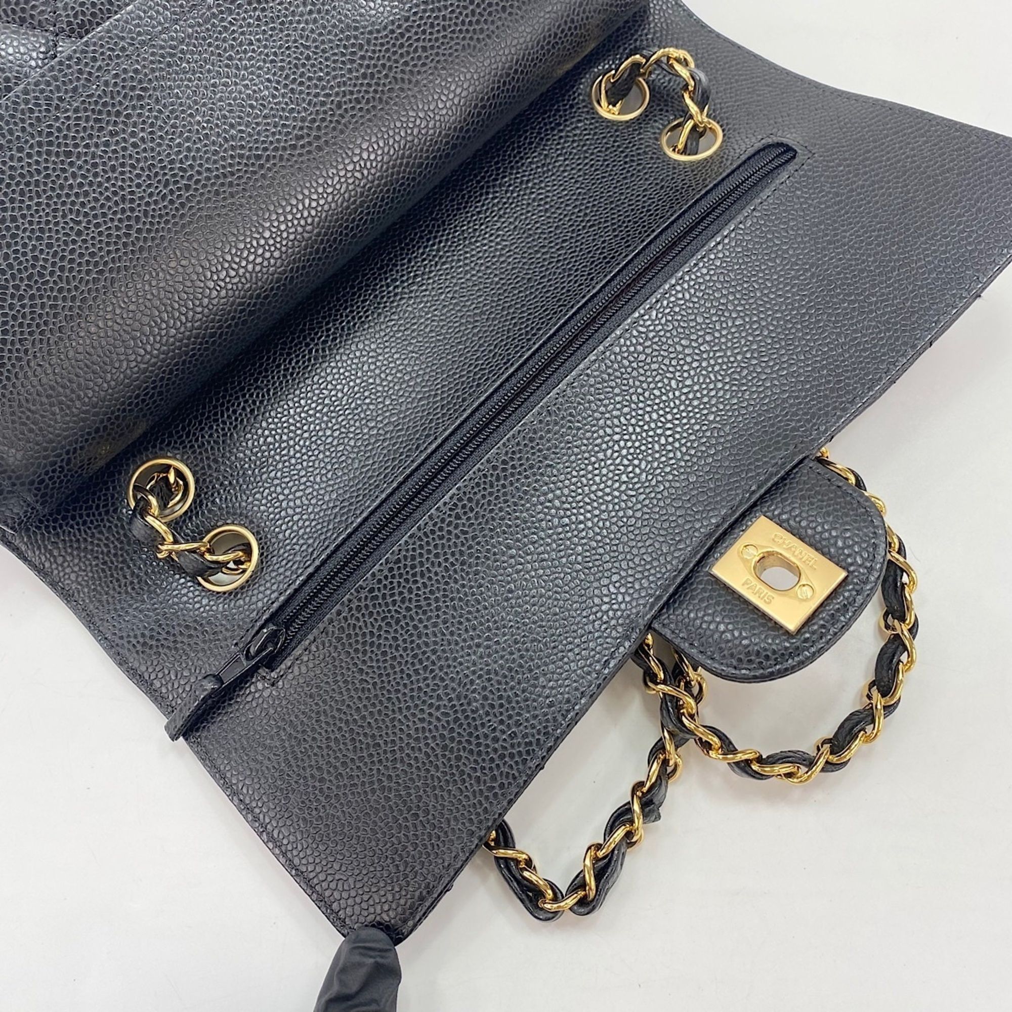 Chanel Black Handbag (Pre-Owned) - Chanel - Modalova