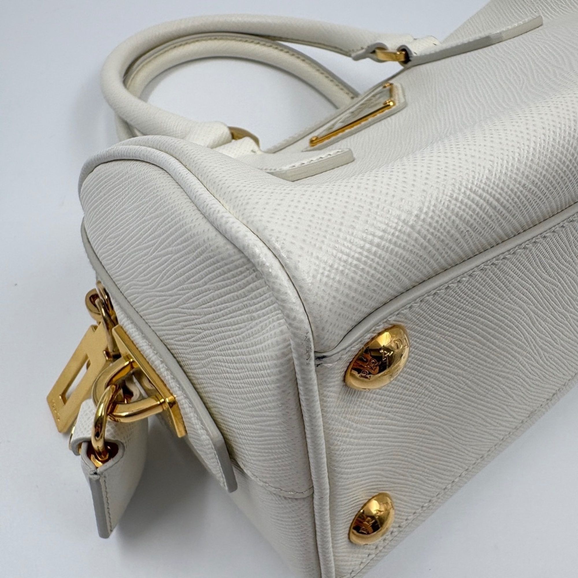 Prada White Handbag (Pre-Owned) - Prada - Modalova