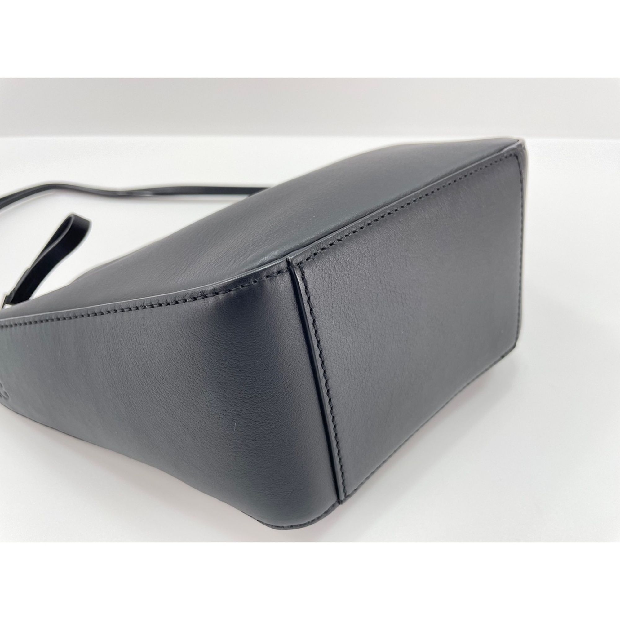 Shoulder Bag (Pre-Owned) - Loewe - Modalova