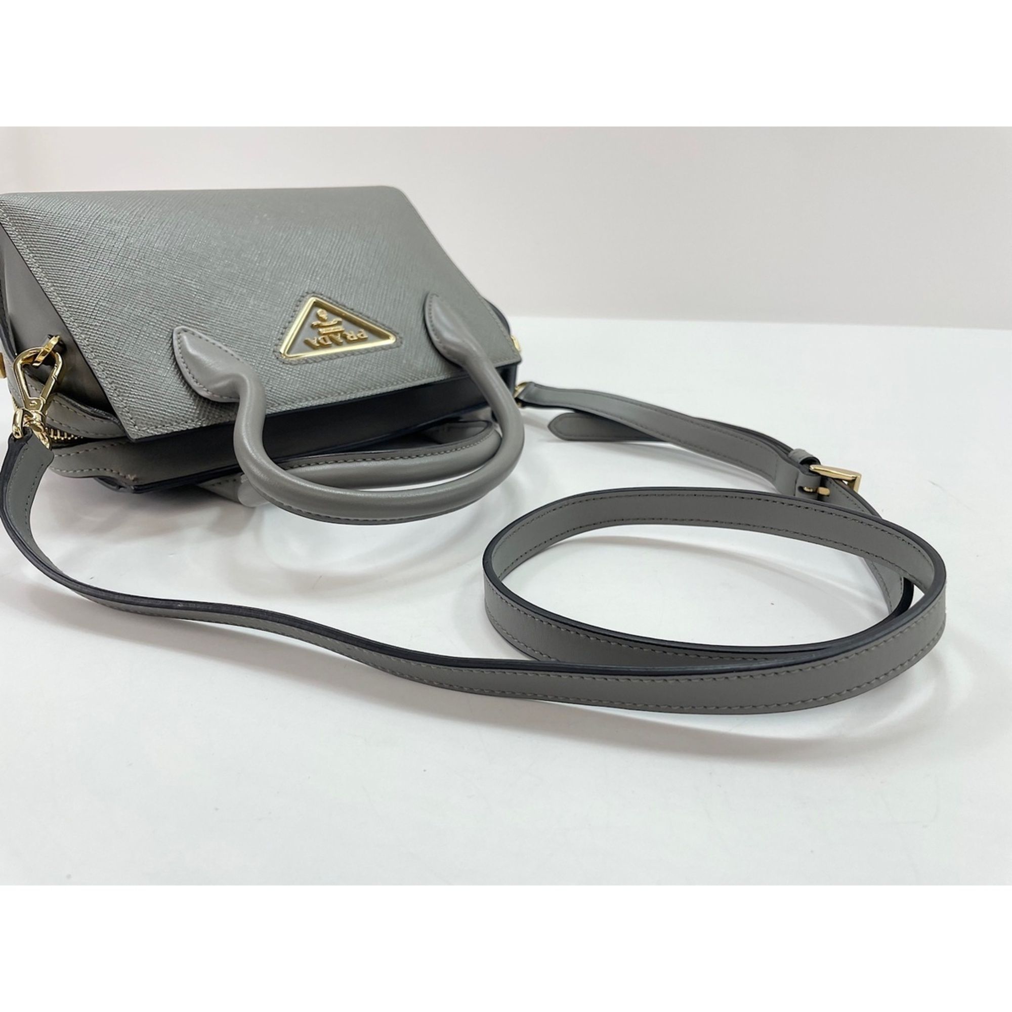 Prada Gray Shoulder Bag (Pre-Owned) - Prada - Modalova