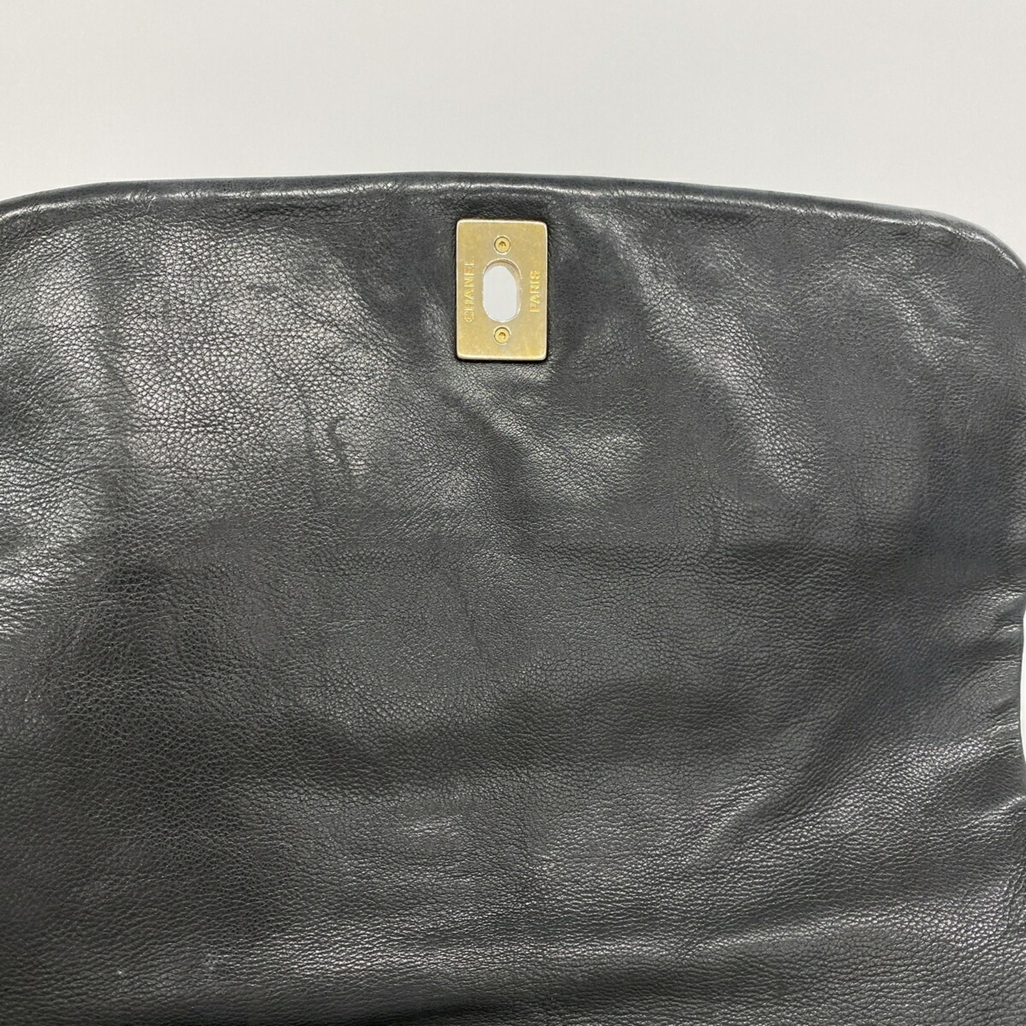 Leather Shoulder Bag (Pre-Owned) - Chanel - Modalova