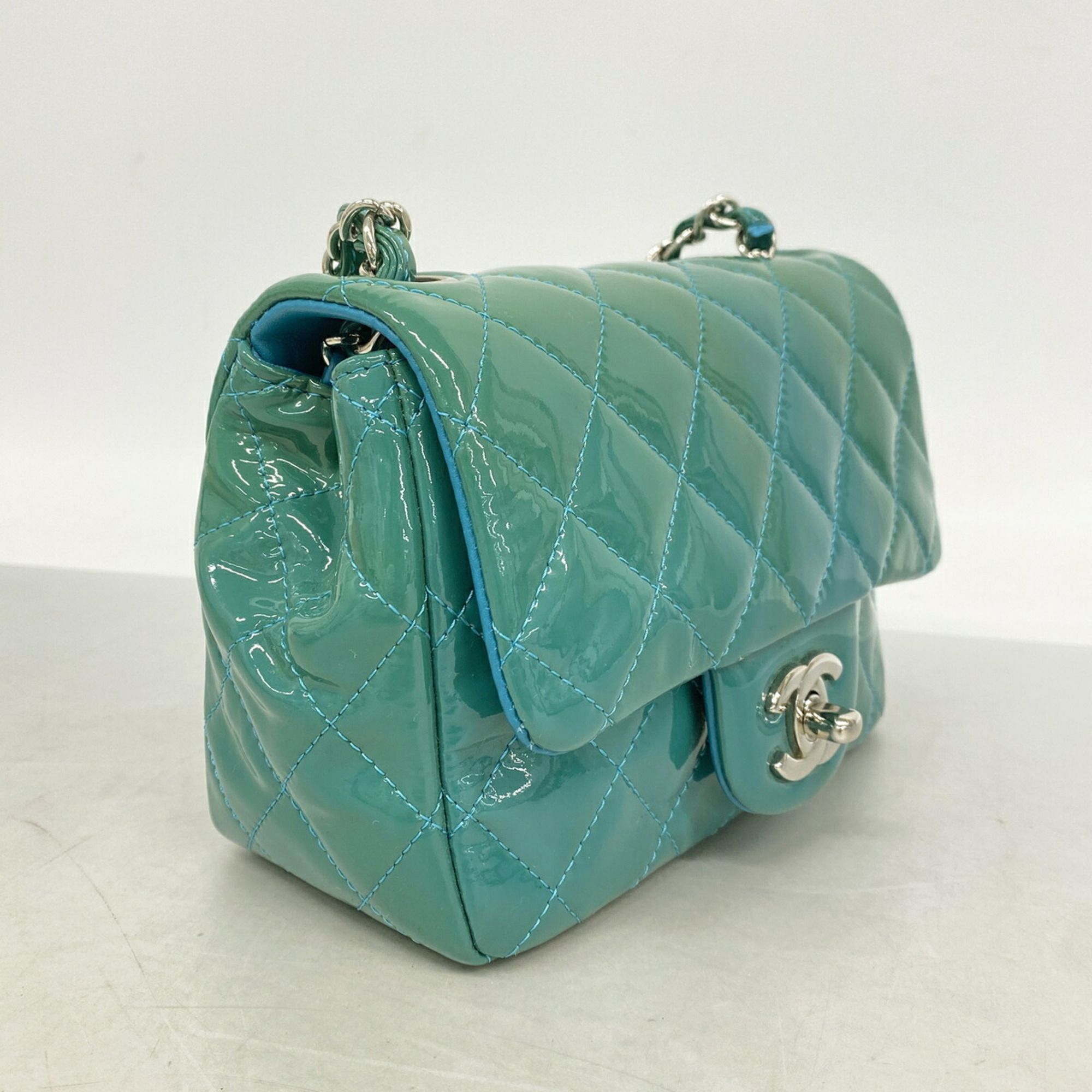 Patent Leather Shoulder Bag (Pre-Owned) - Chanel - Modalova