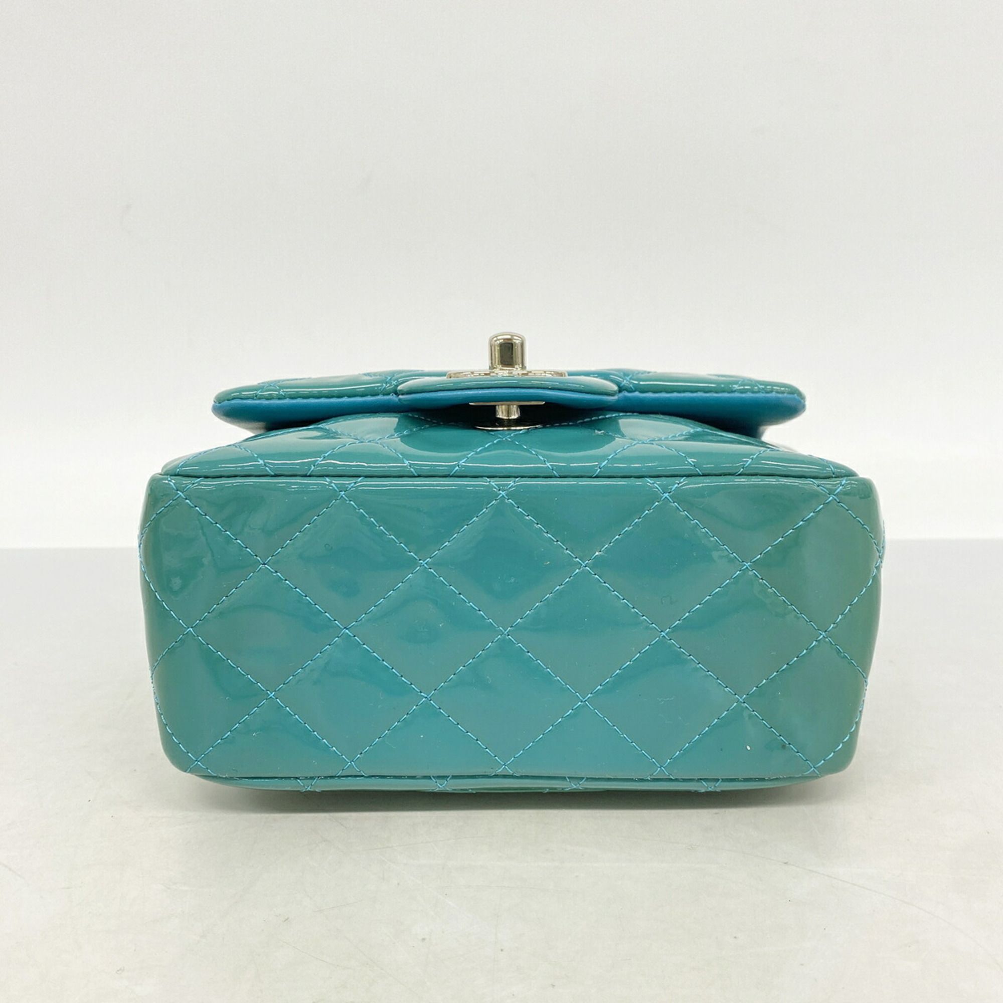 Patent Leather Shoulder Bag (Pre-Owned) - Chanel - Modalova
