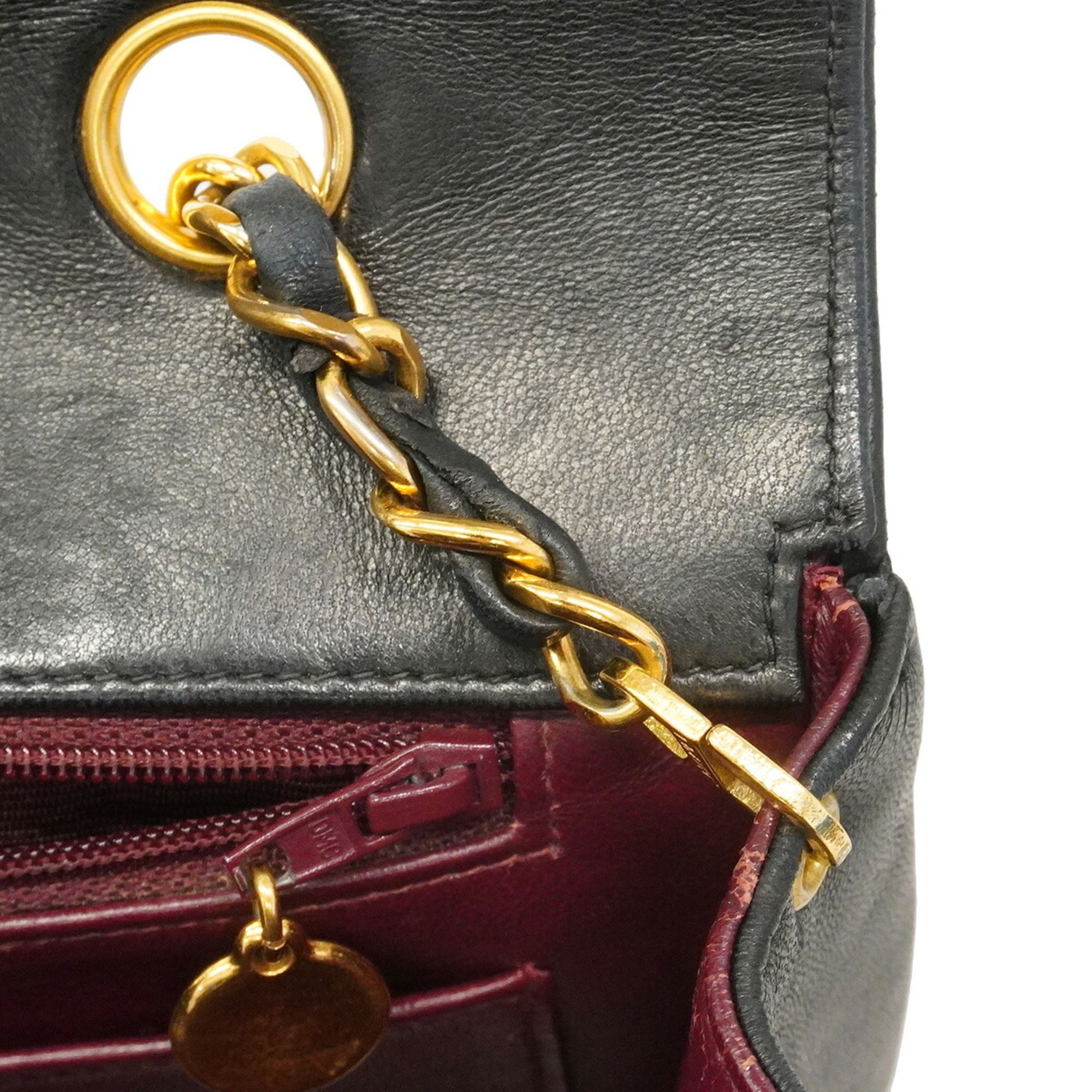 Leather Shoulder Bag (Pre-Owned) - Chanel - Modalova