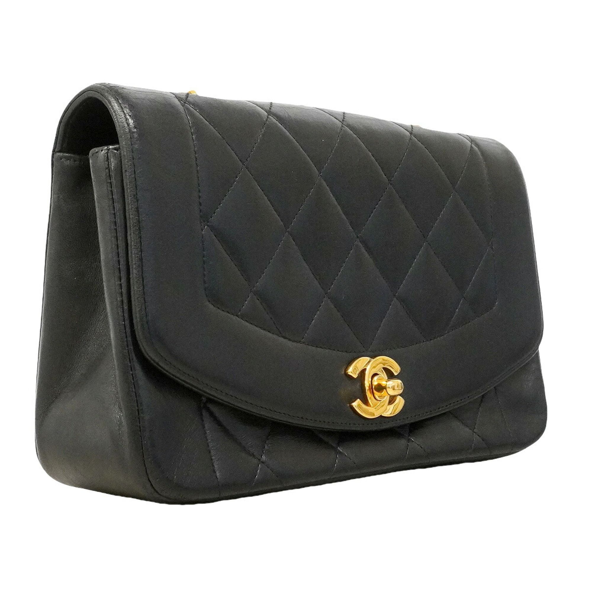 Leather Shoulder Bag (Pre-Owned) - Chanel - Modalova