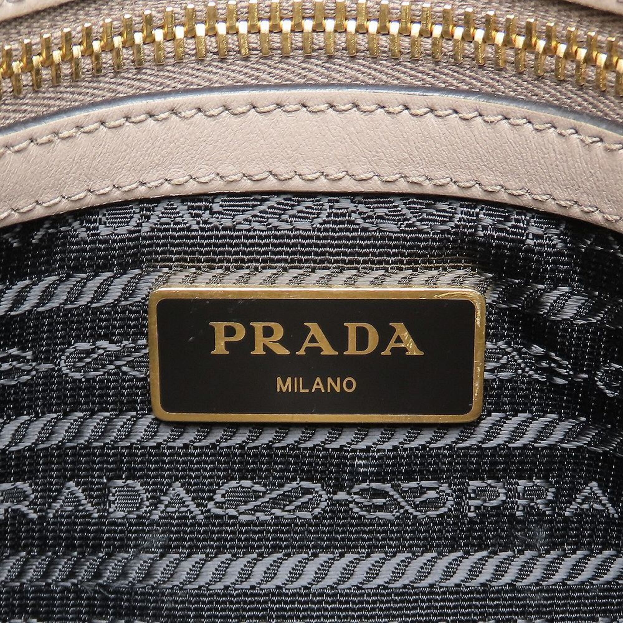 Saffiano Triangle Leather Shoulder Bag (Pre-Owned) - Prada - Modalova