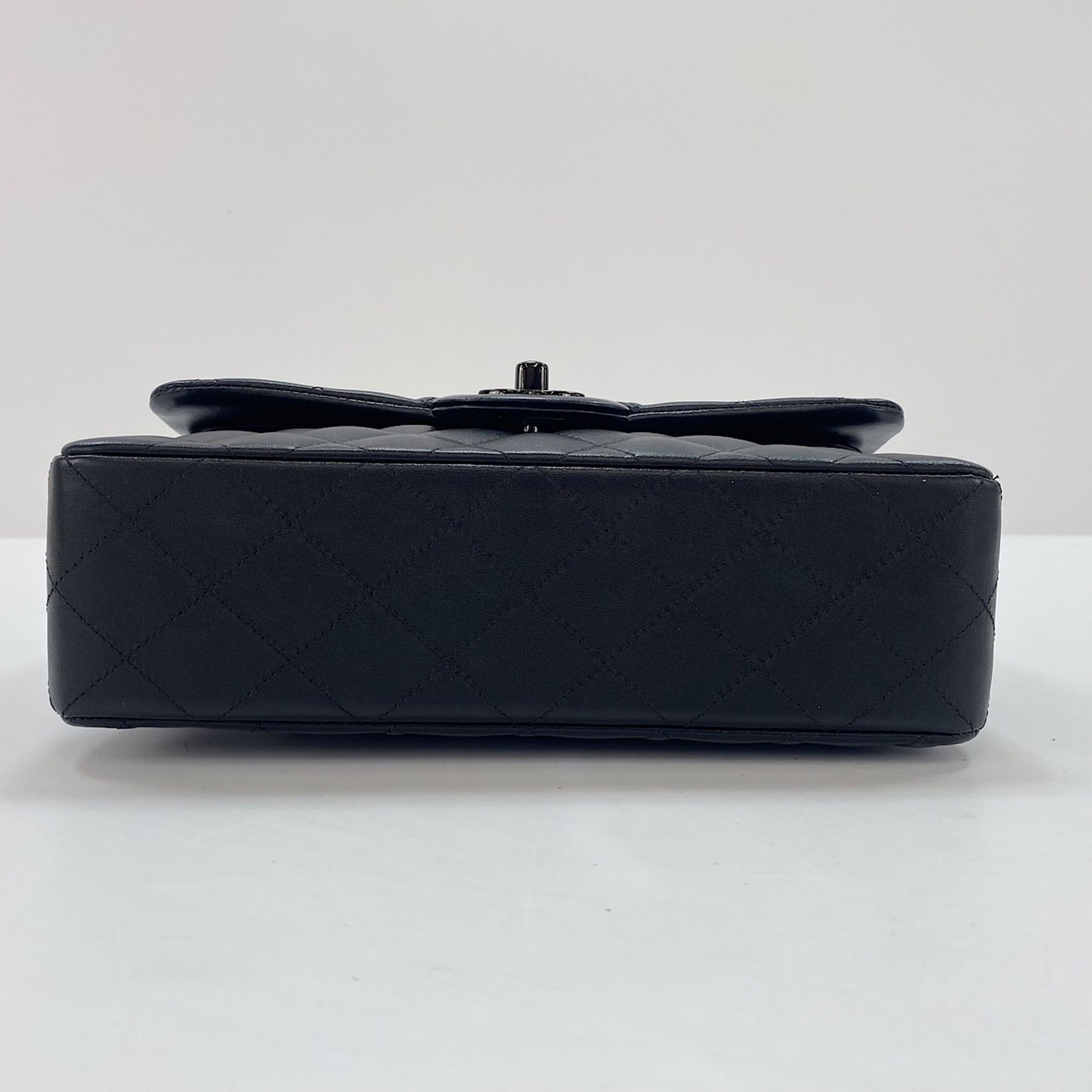 Matelasse Shoulder Bag (Pre-Owned) - Chanel - Modalova