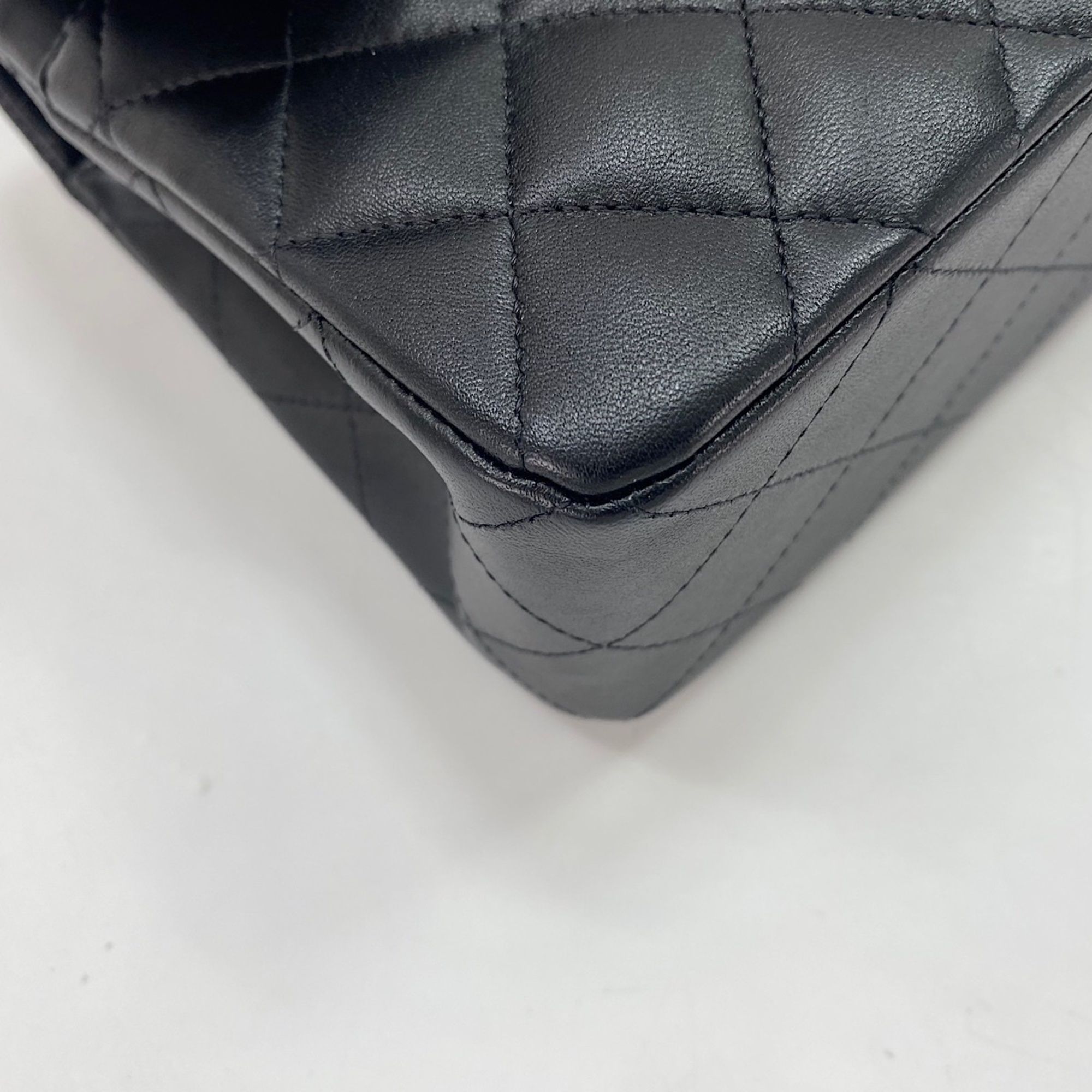 Matelasse Shoulder Bag (Pre-Owned) - Chanel - Modalova