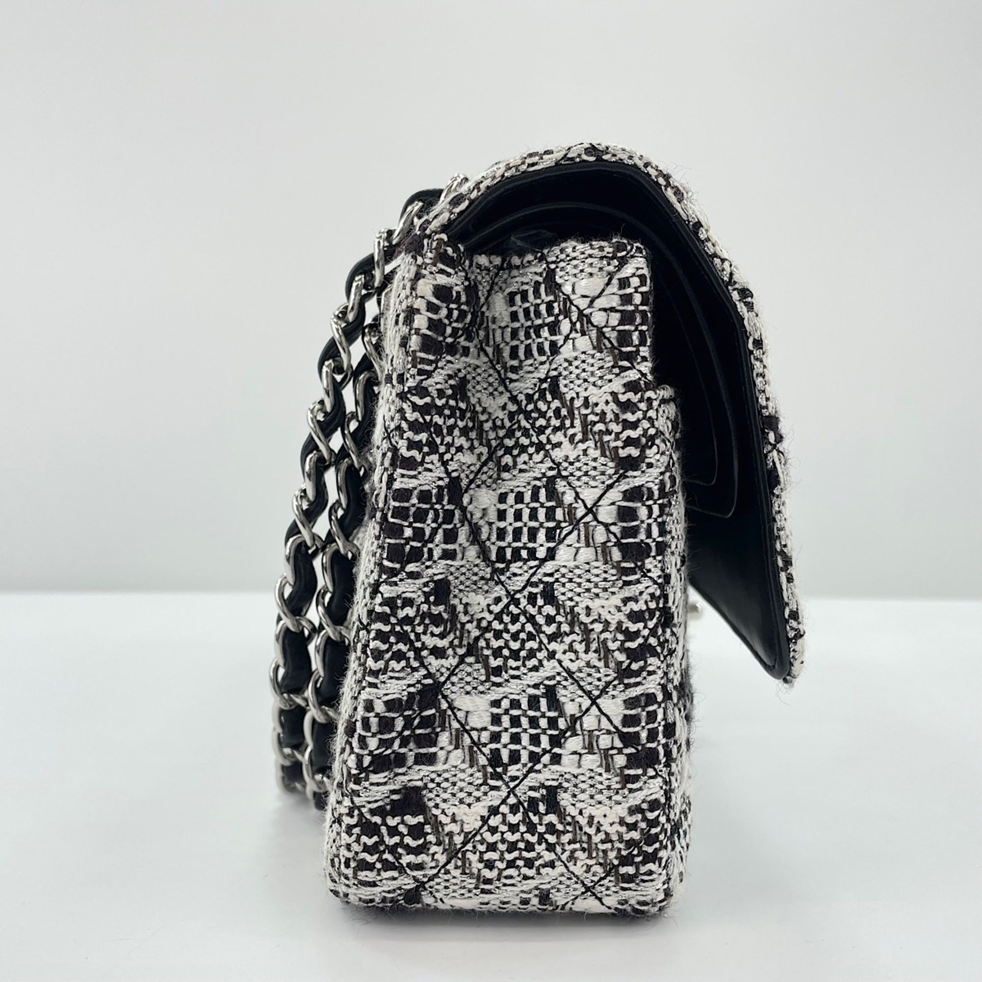 Chanel White Handbag (Pre-Owned) - Chanel - Modalova