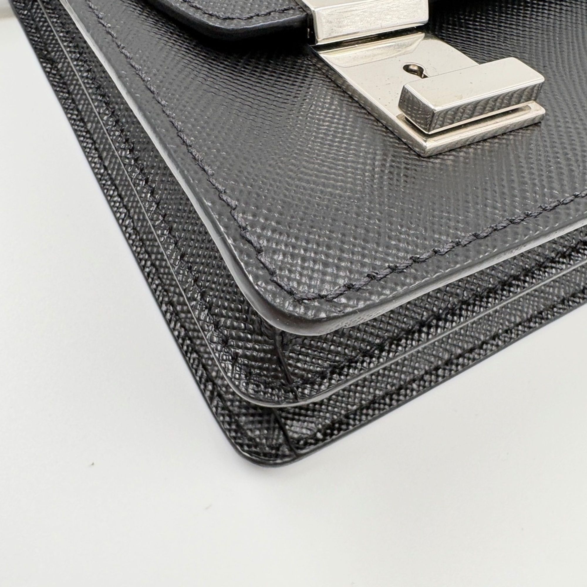 Shoulder Bag (Pre-Owned) - Prada - Modalova