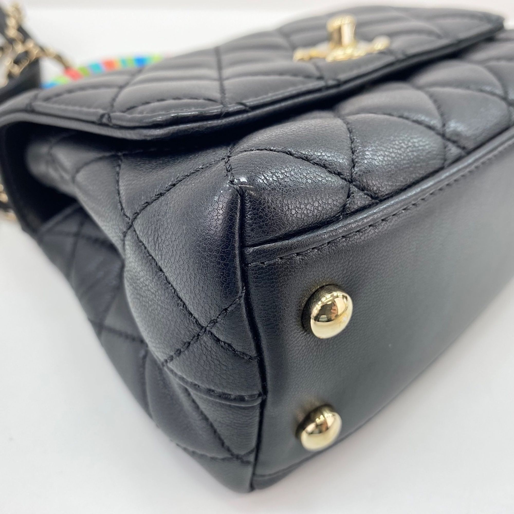 Chanel Black Handbag (Pre-Owned) - Chanel - Modalova
