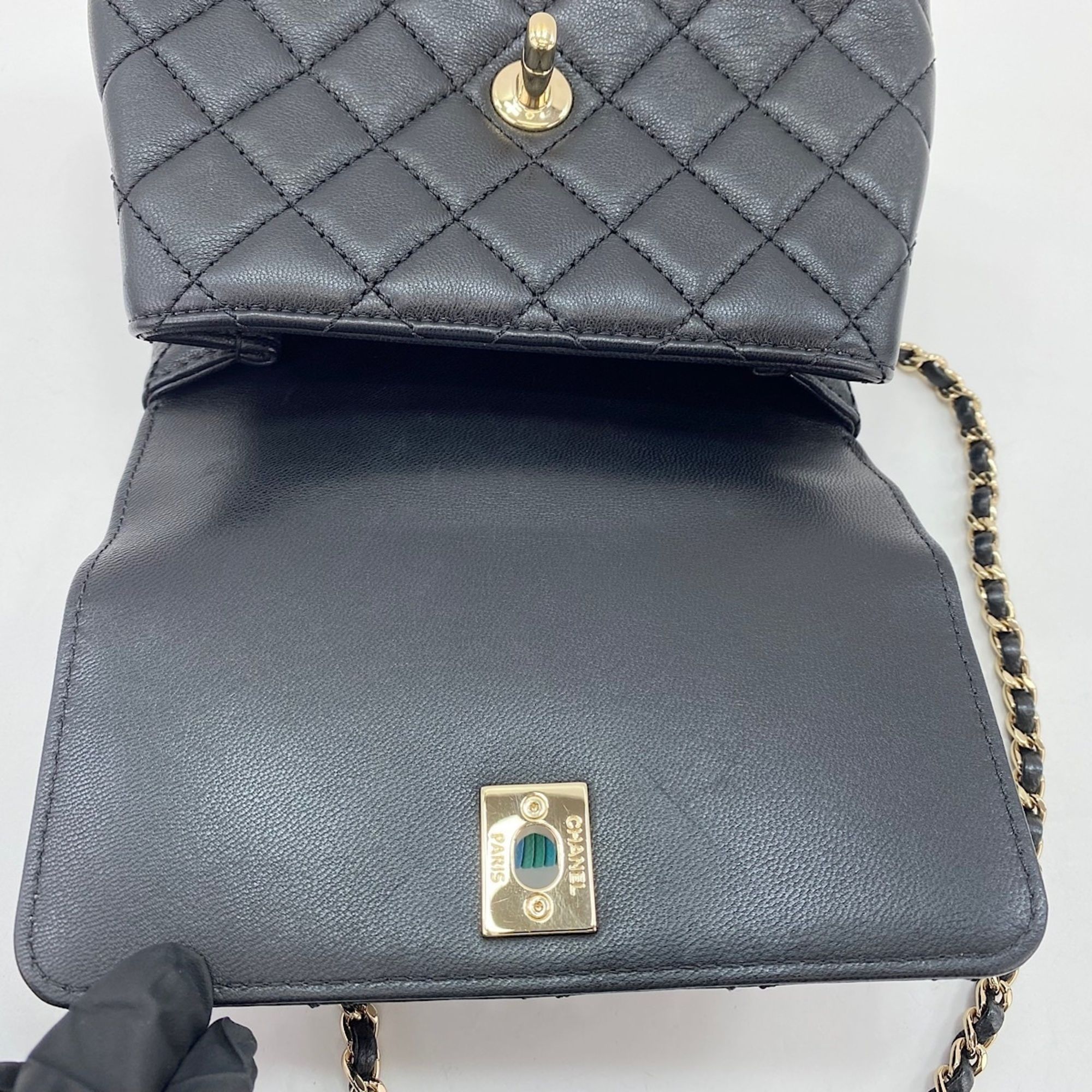 Chanel Black Handbag (Pre-Owned) - Chanel - Modalova