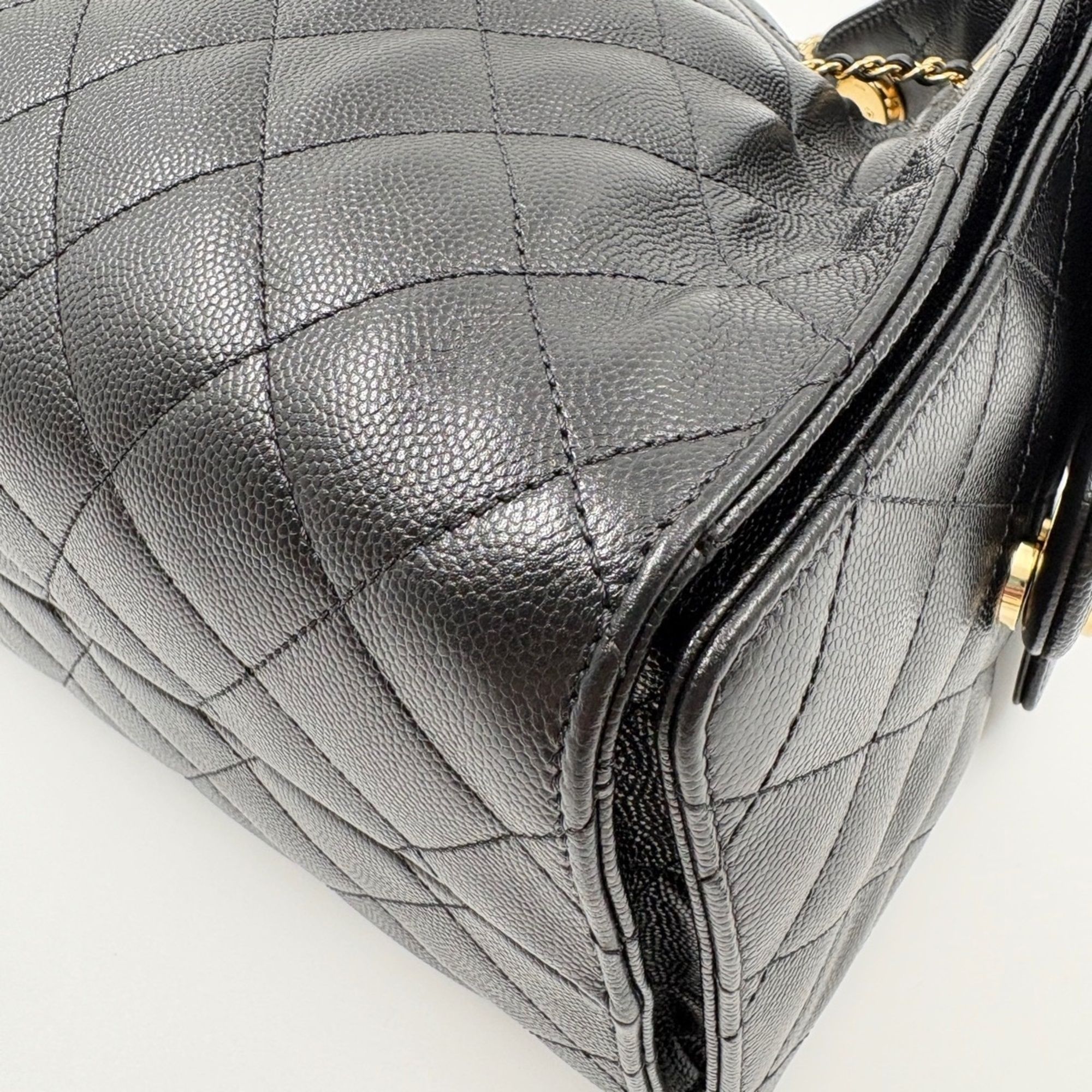 Chanel Black Handbag (Pre-Owned) - Chanel - Modalova