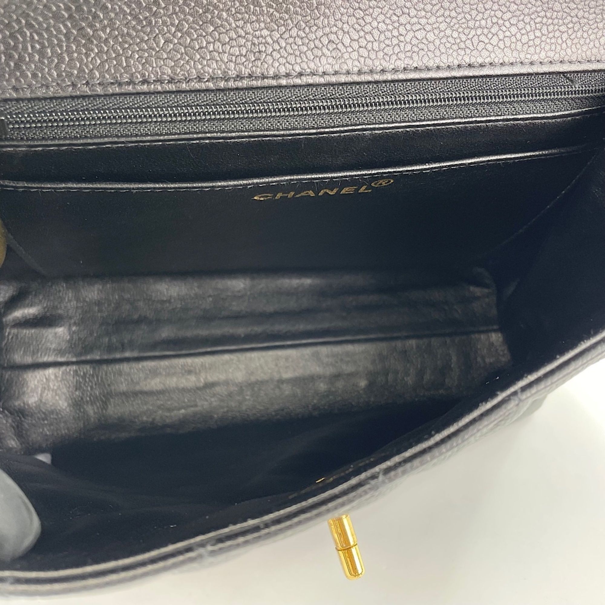 Chanel Black Handbag (Pre-Owned) - Chanel - Modalova