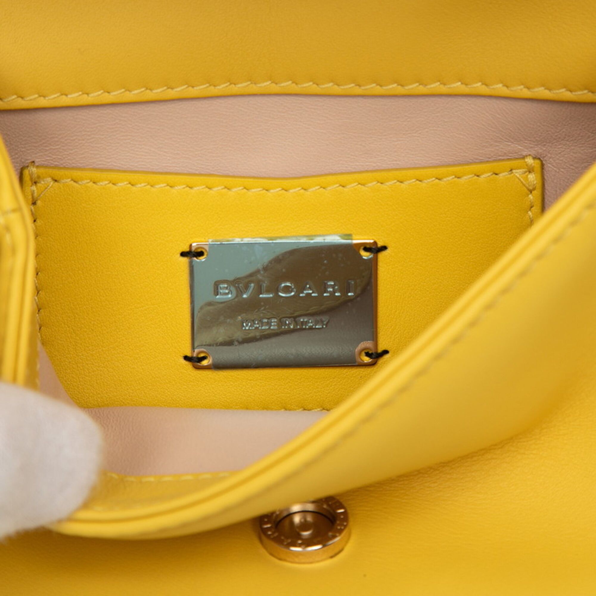 Leather Shoulder Bag (Pre-Owned) - Bvlgari - Modalova