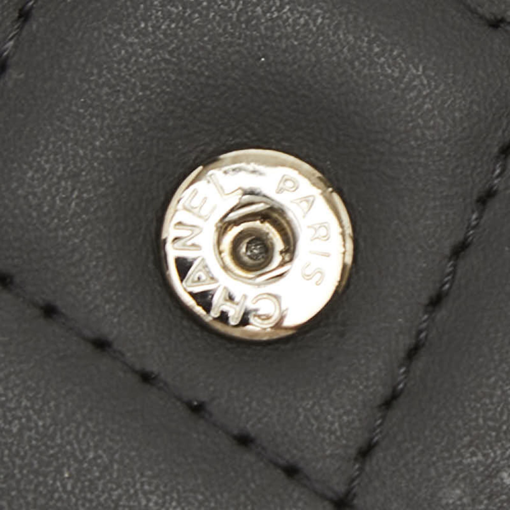 Leather Wallet (Bi-Fold) (Pre-Owned) - Chanel - Modalova