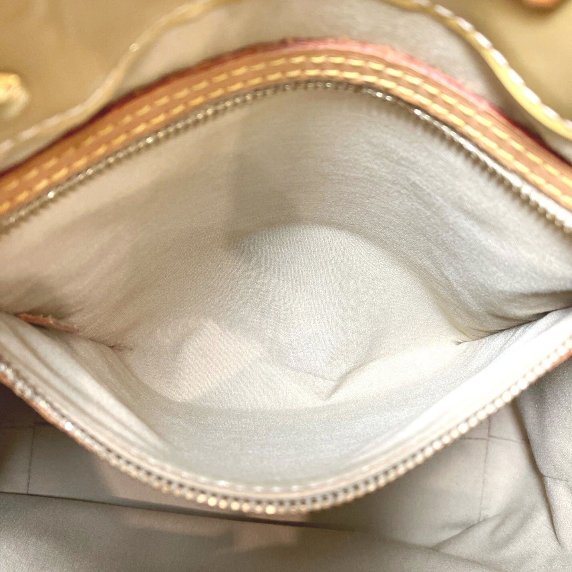 Patent Leather Handbag (Pre-Owned) - Louis Vuitton - Modalova