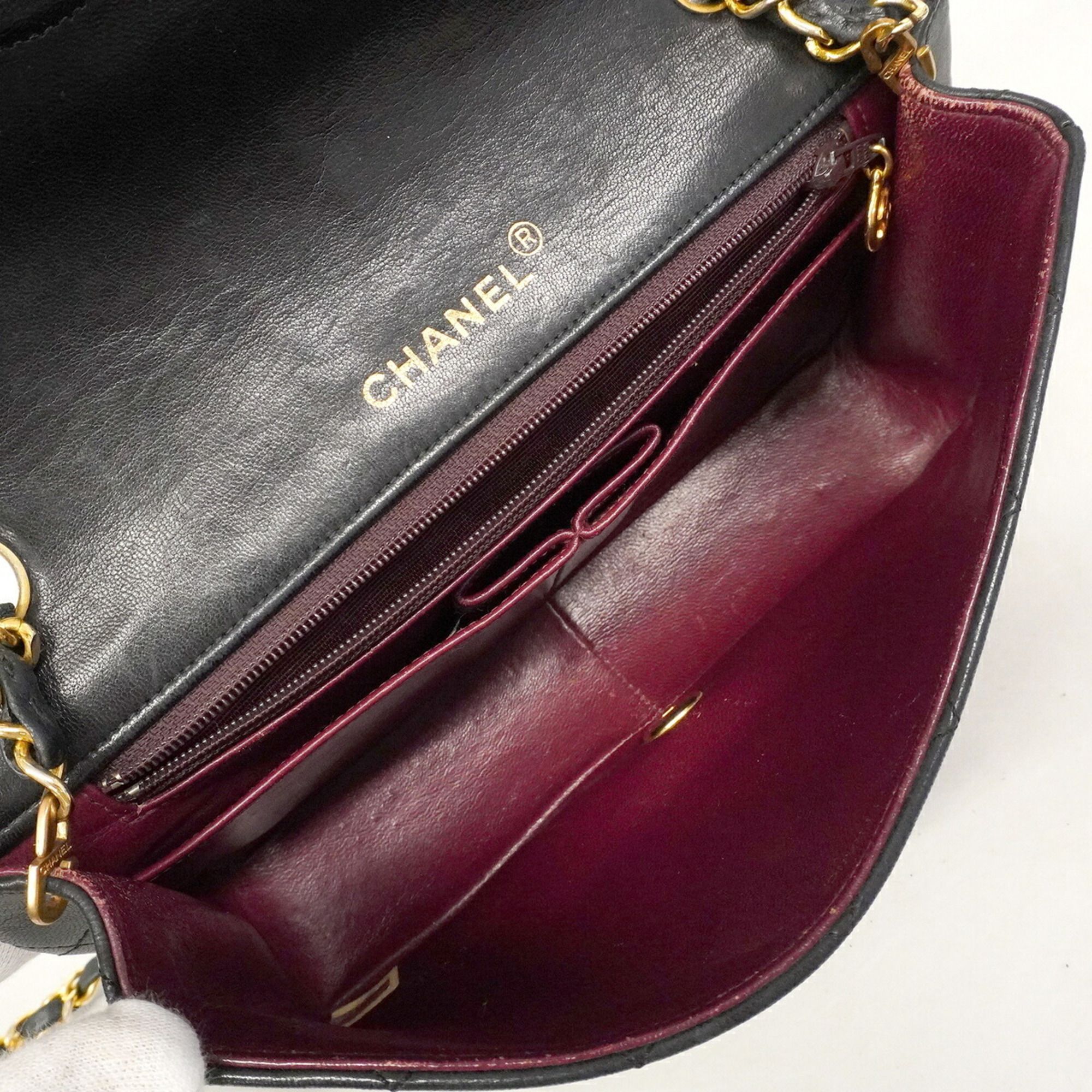Leather Shoulder Bag (Pre-Owned) - Chanel - Modalova