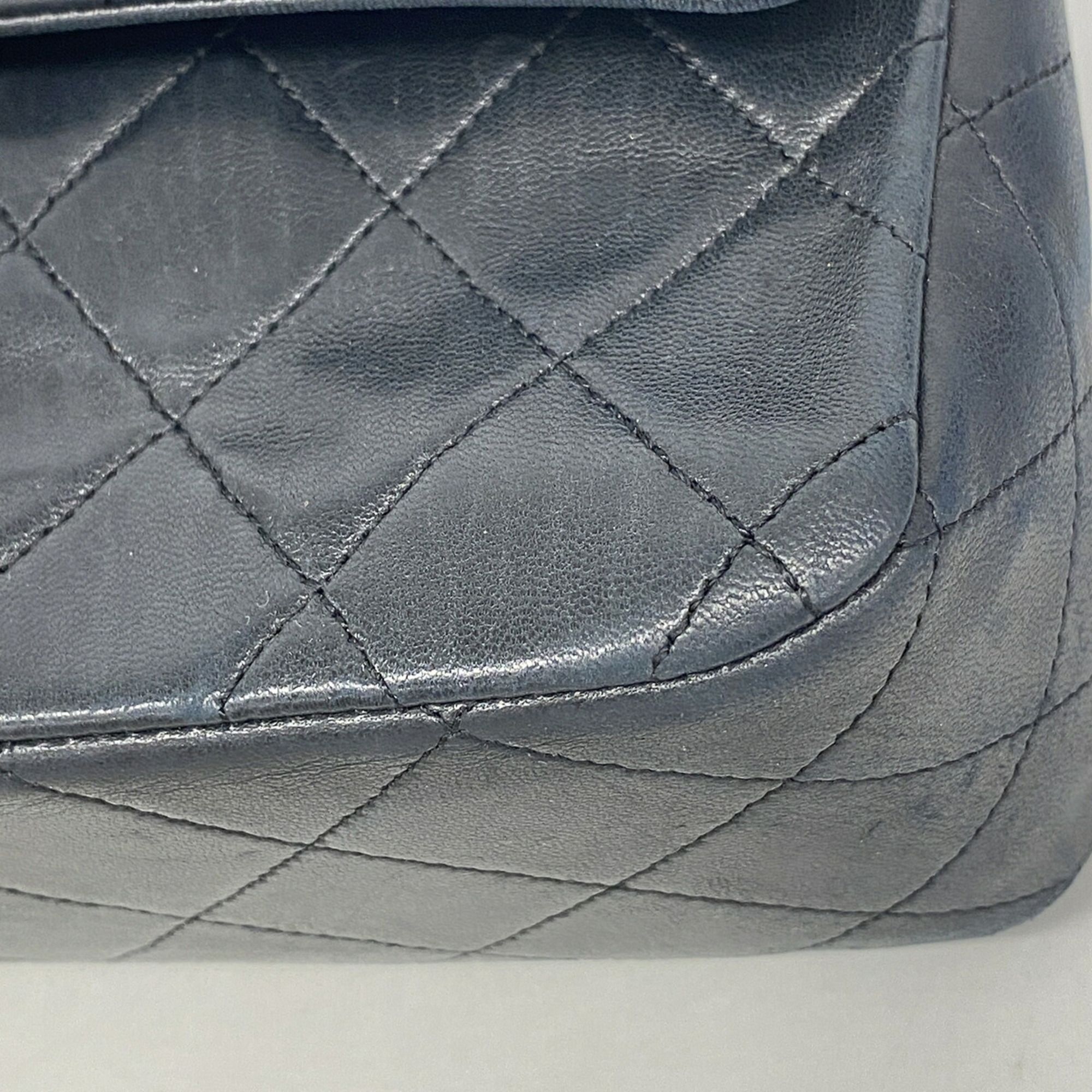 Leather Shoulder Bag (Pre-Owned) - Chanel - Modalova