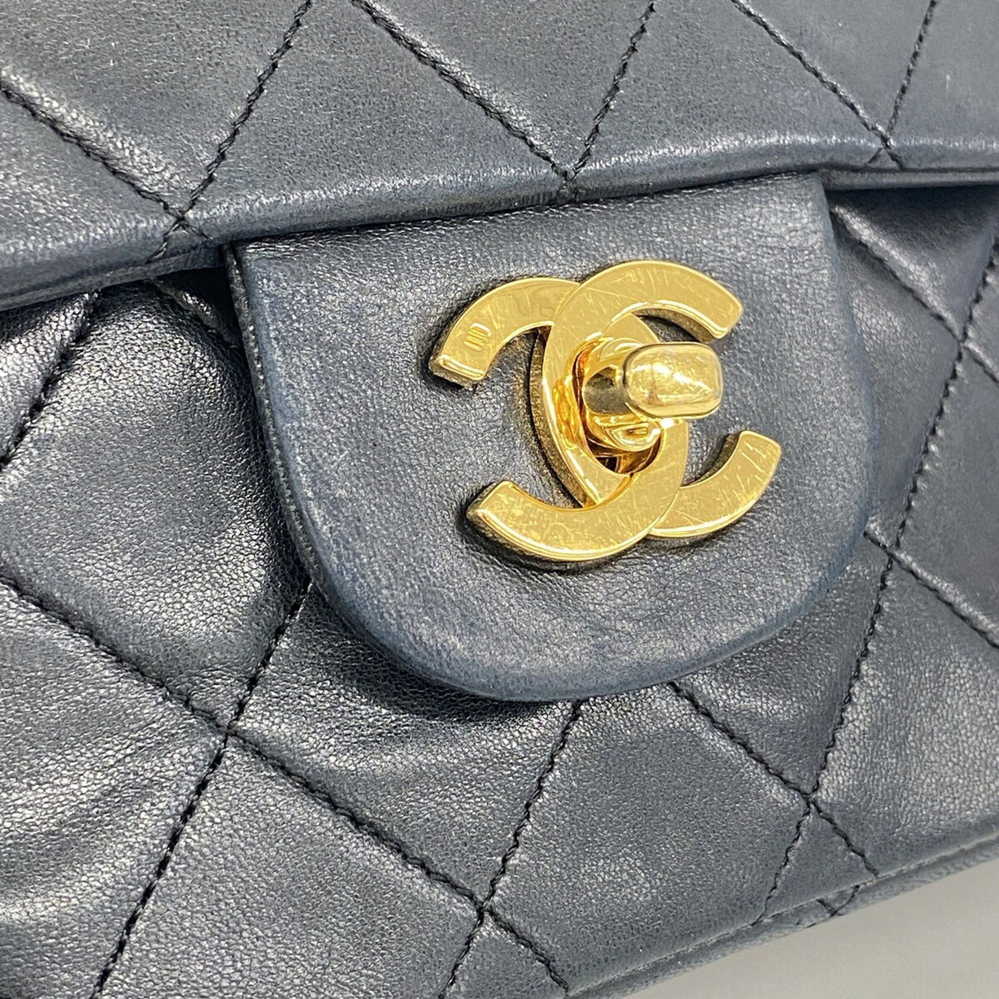 Leather Shoulder Bag (Pre-Owned) - Chanel - Modalova